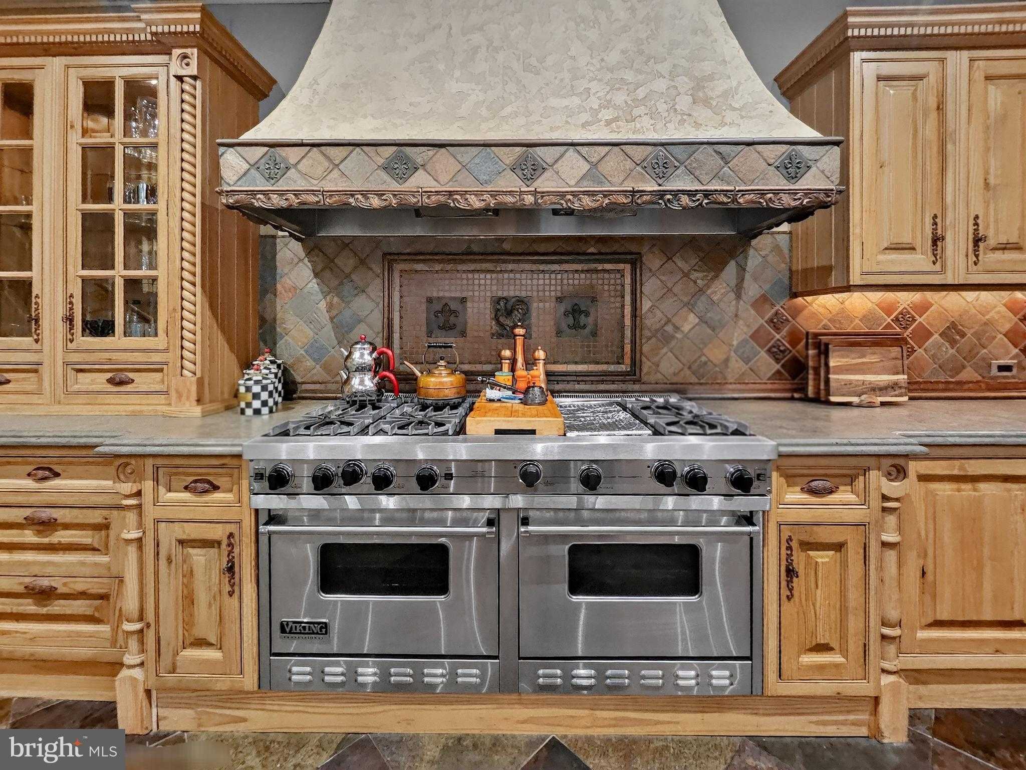 6413 Garnett Dr photo 8