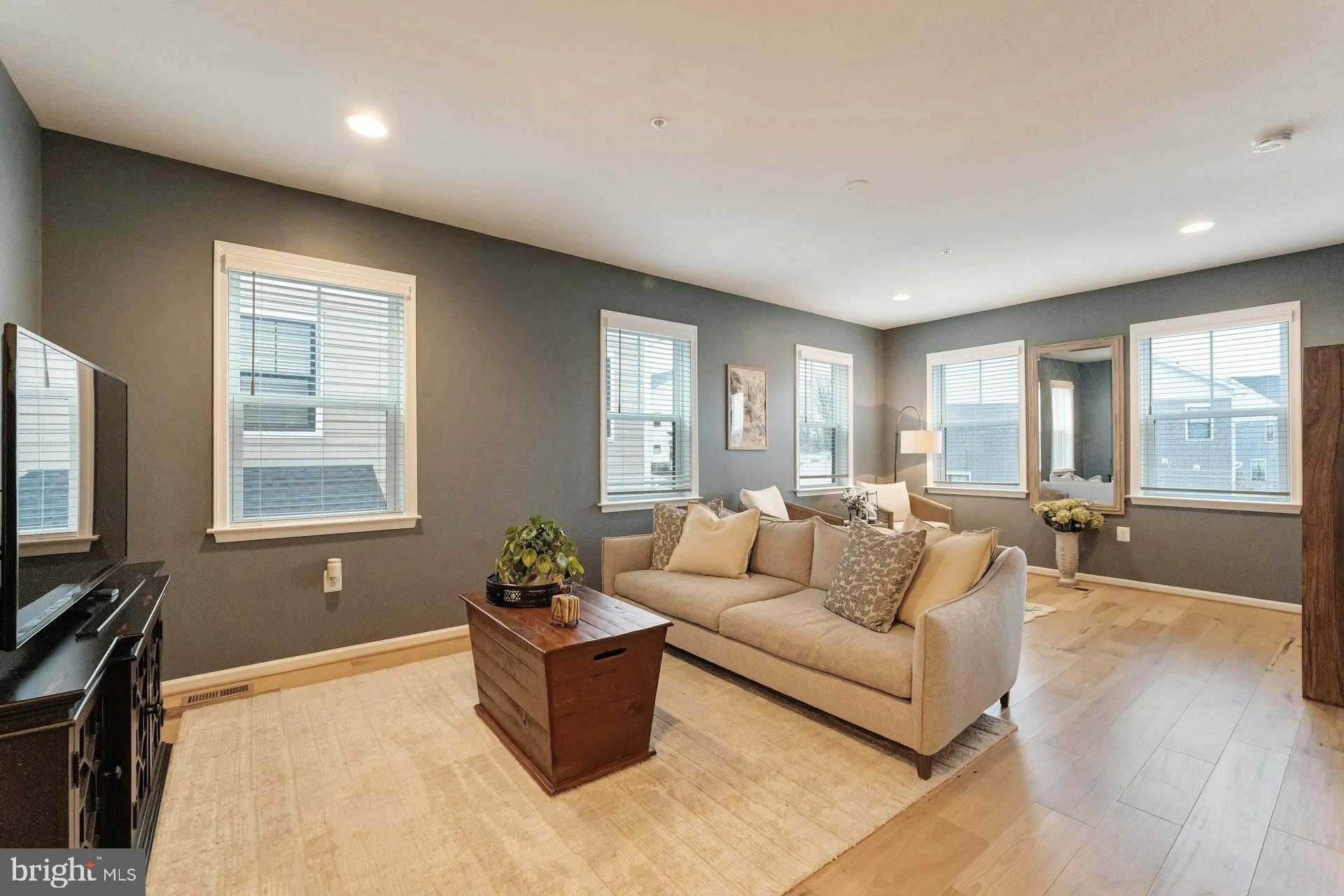 19006 Coral Reef Sq photo 22