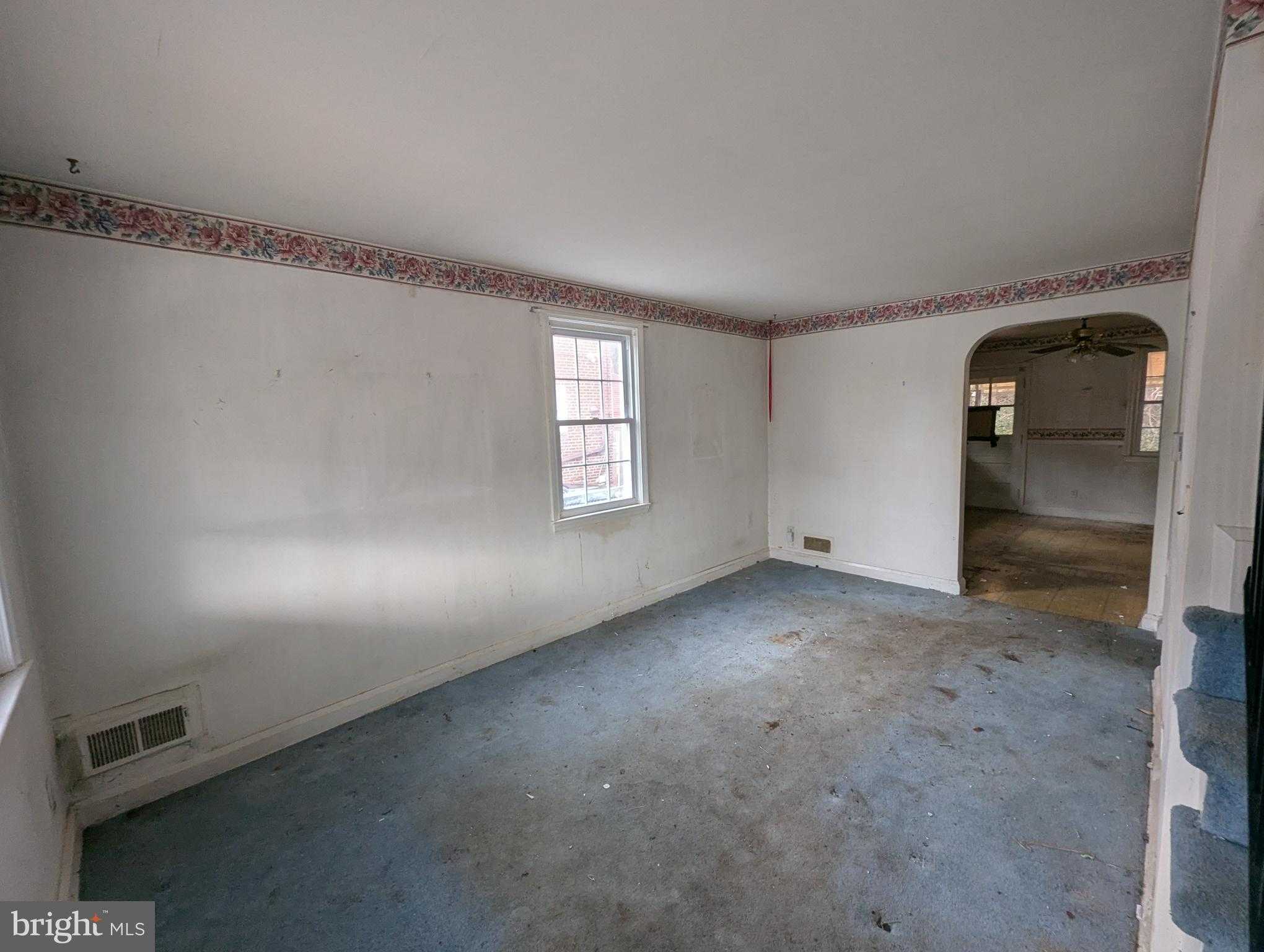 5619 Pioneer Dr photo 5