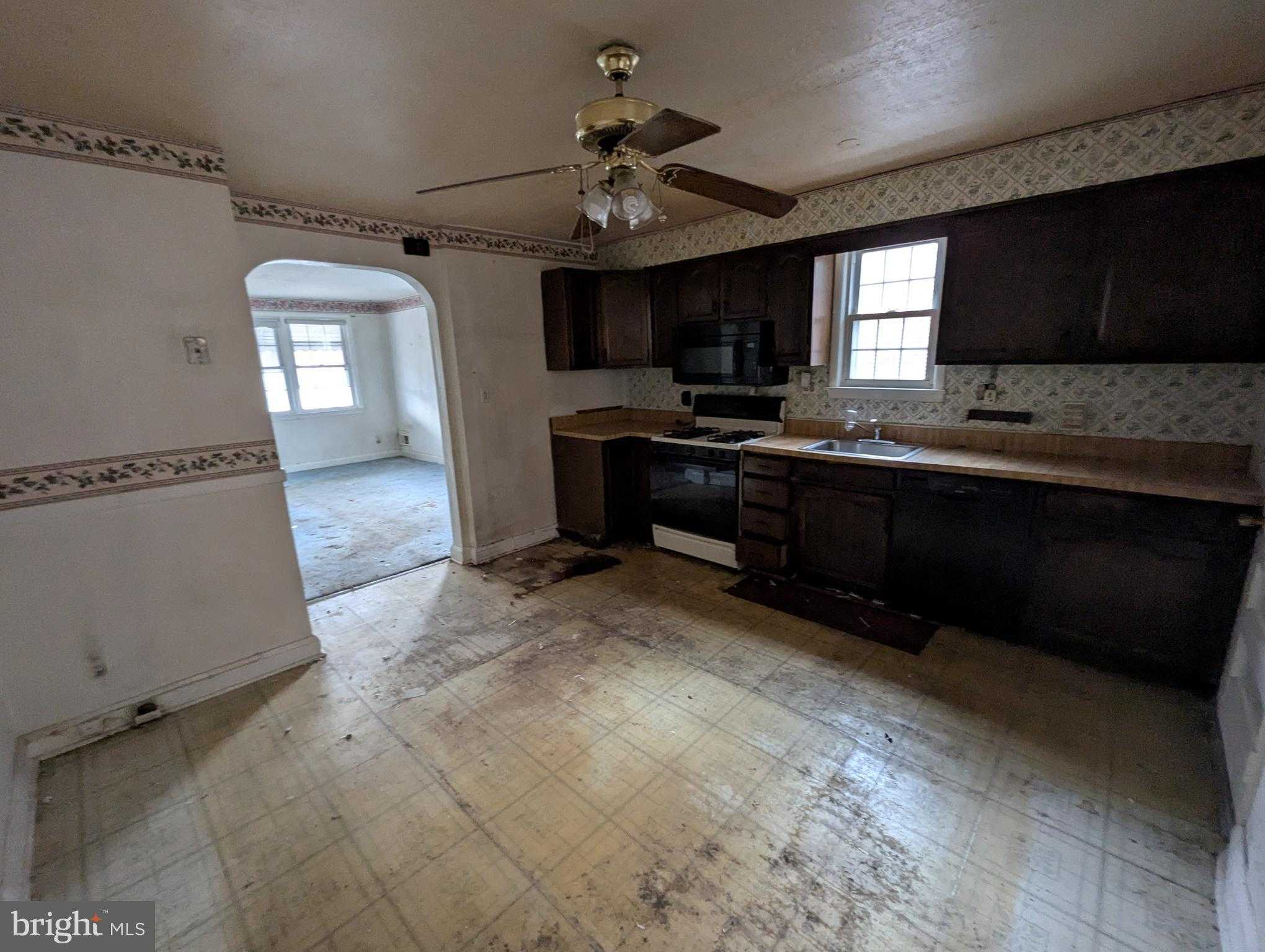 5619 Pioneer Dr photo 7