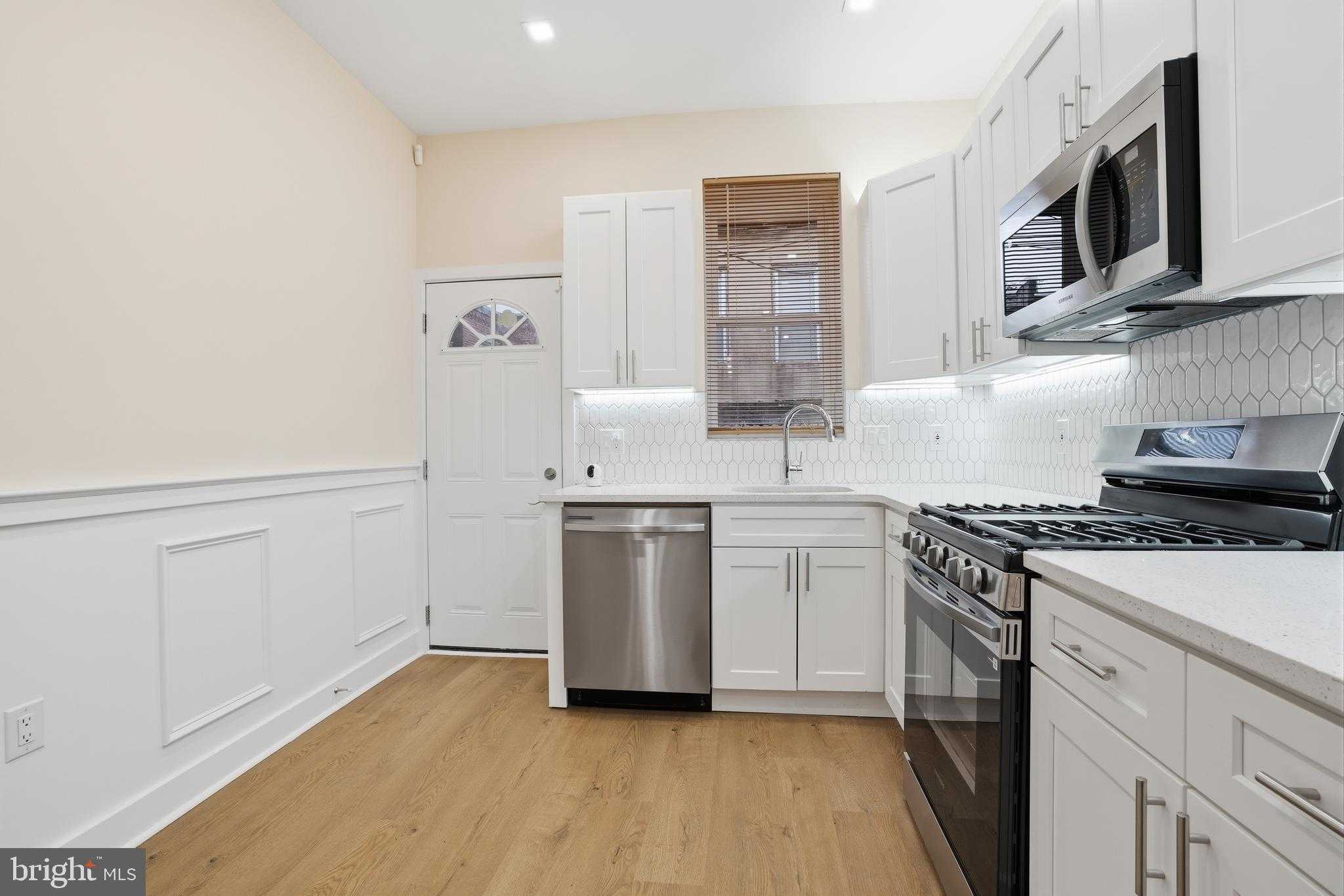 2018 W Boston St photo 8