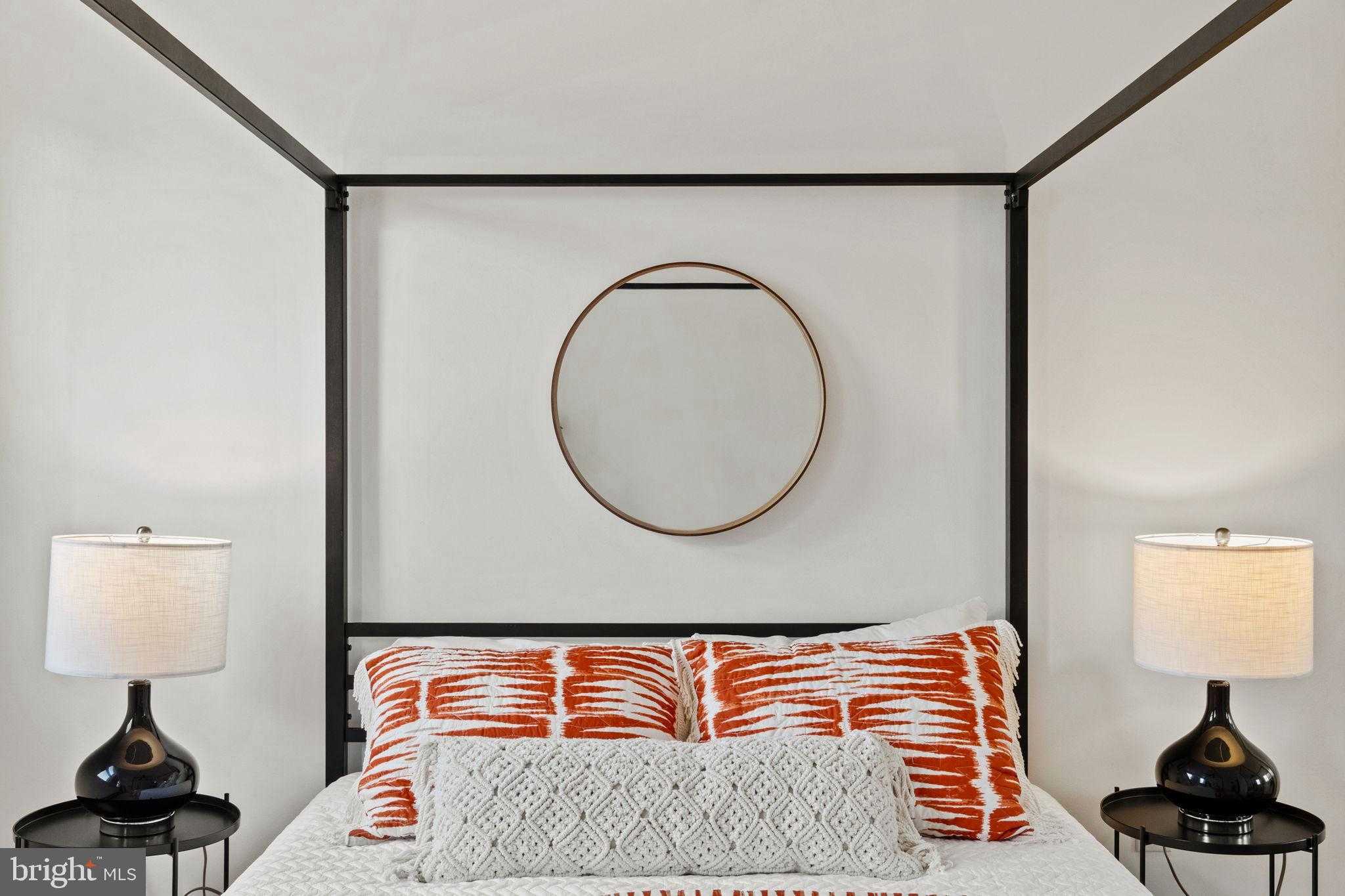 1015 Watkins St photo 17