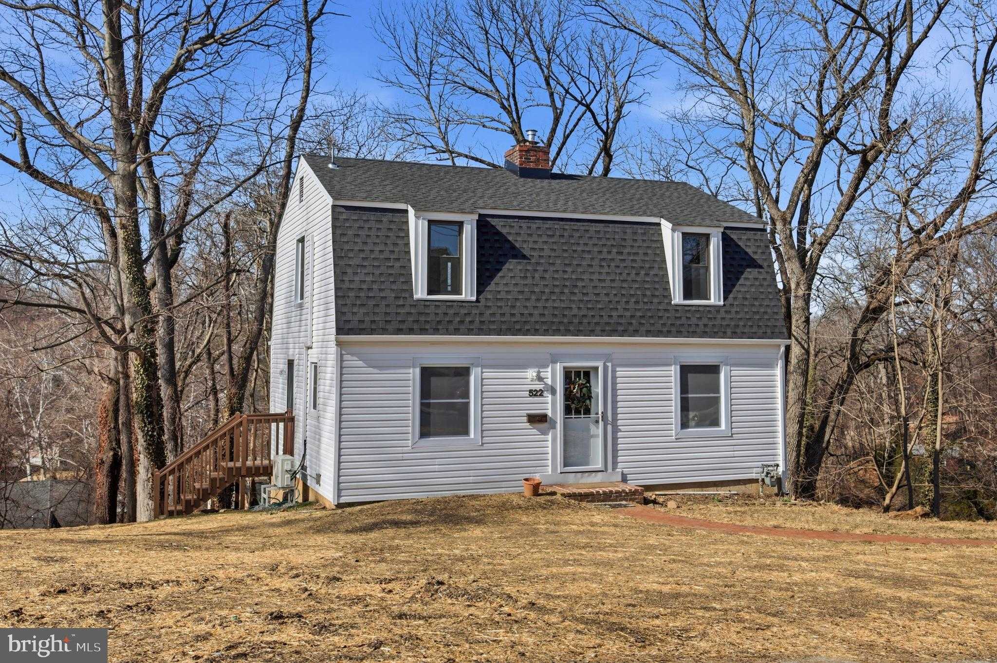 522 Anderson Ave photo 3