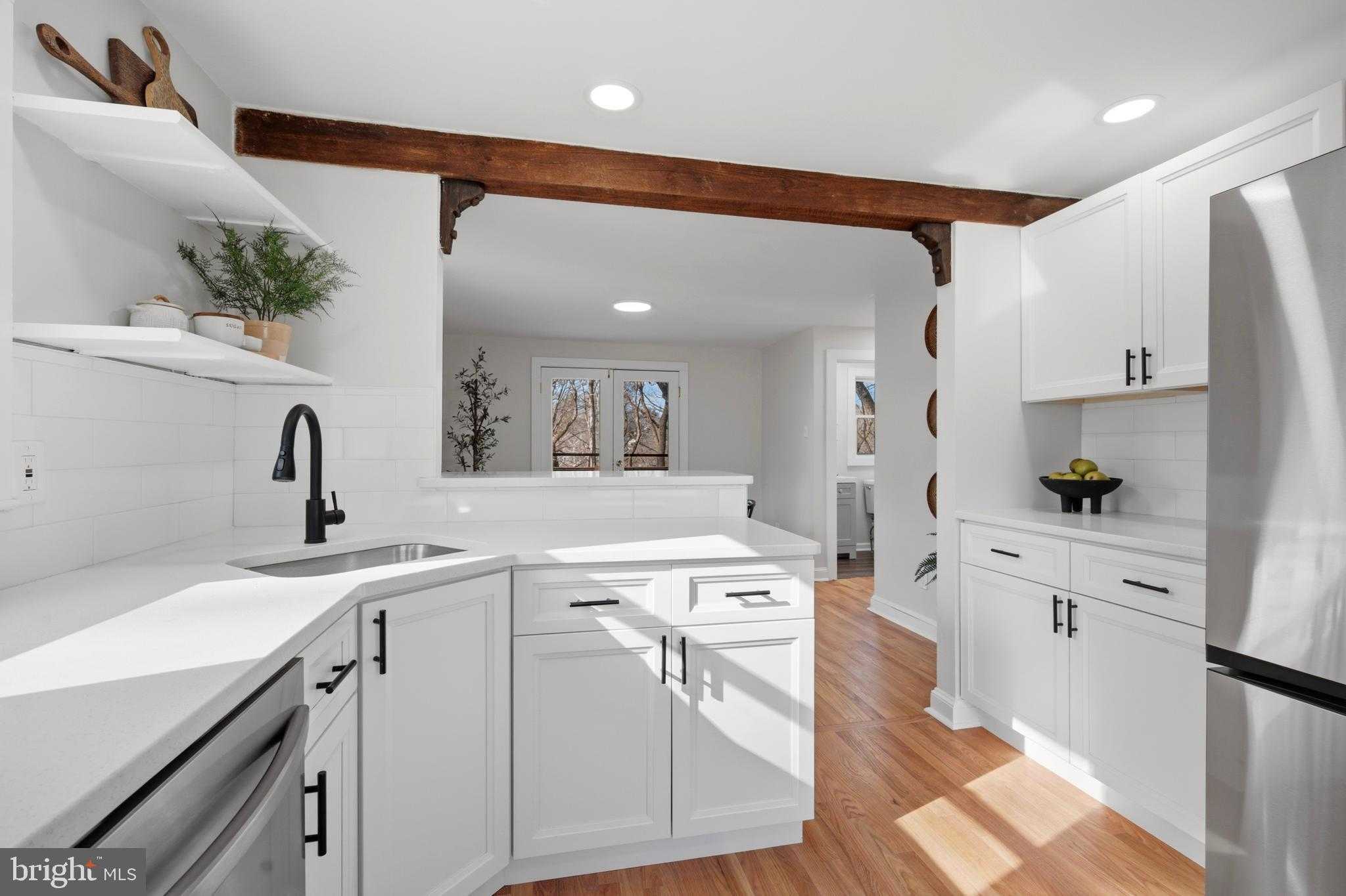 522 Anderson Ave photo 9