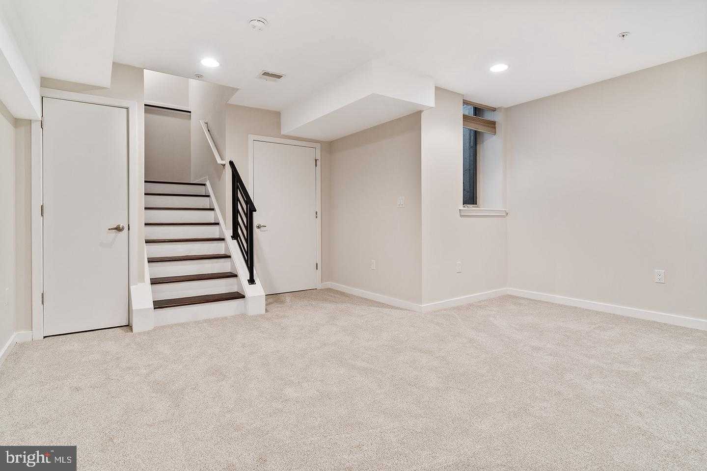 1743 E Moyamensing Ave photo 33