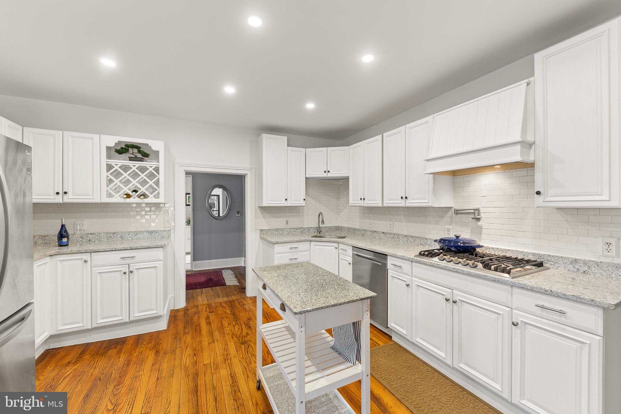 205 N Main St photo 7