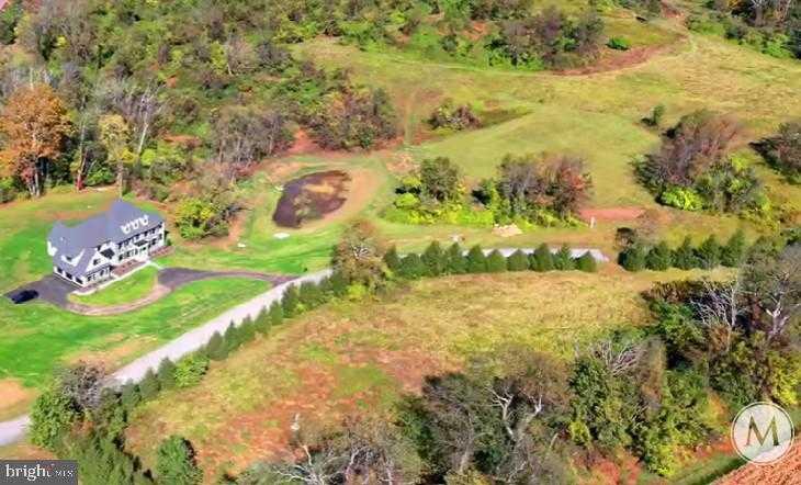 1345 Carolannes Way photo 3