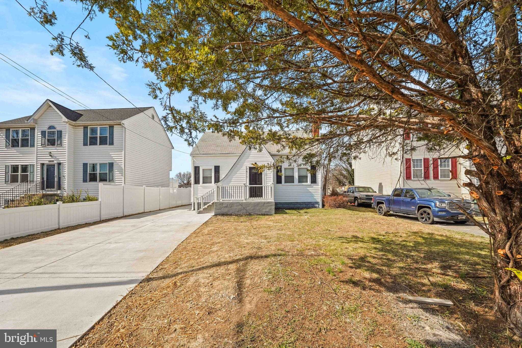 3417 Forestville Pl photo 2