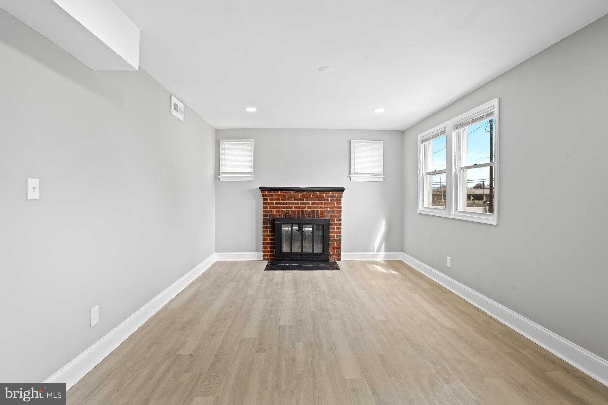 3417 Forestville Pl photo 8