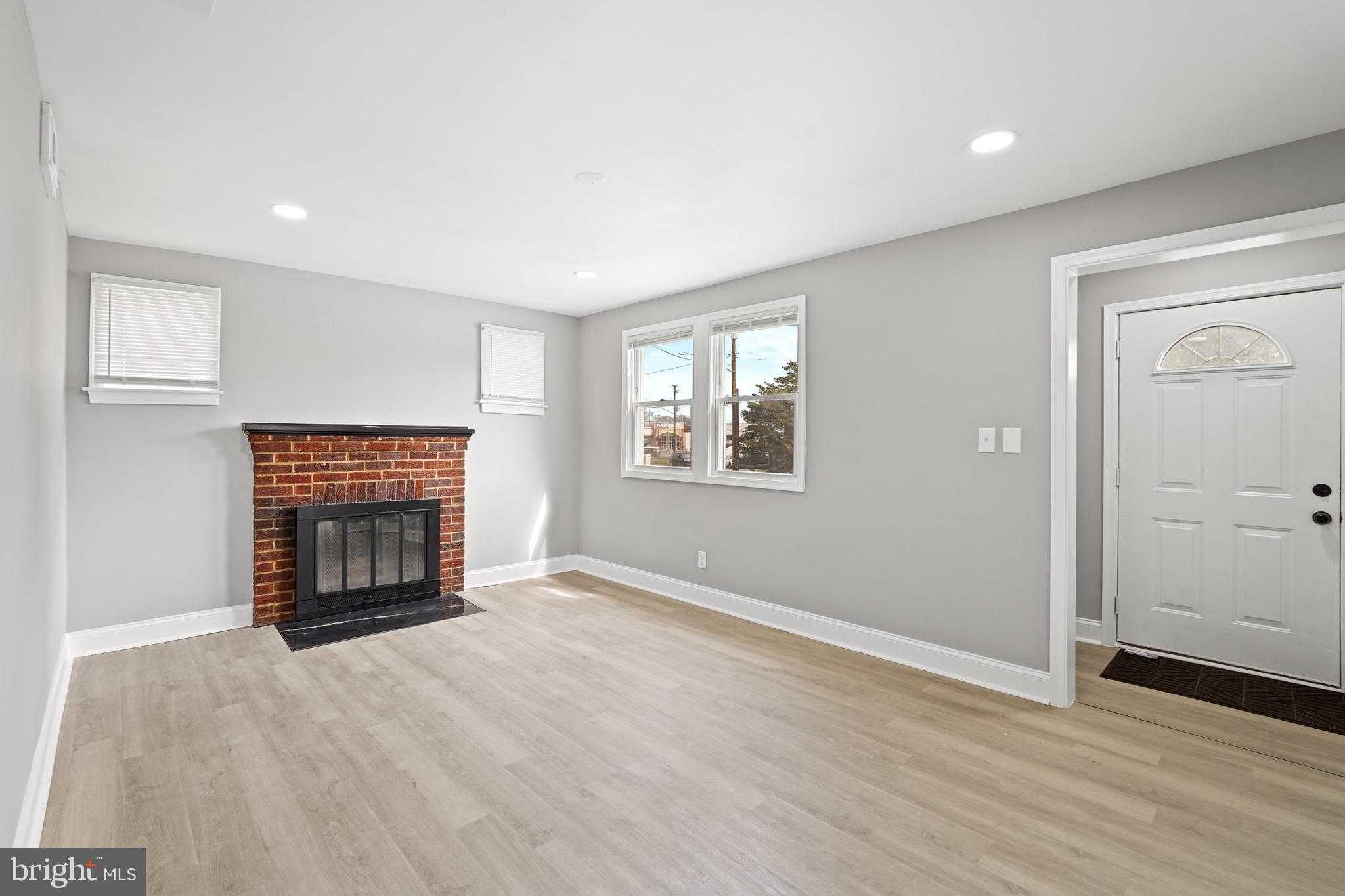 3417 Forestville Pl photo 9