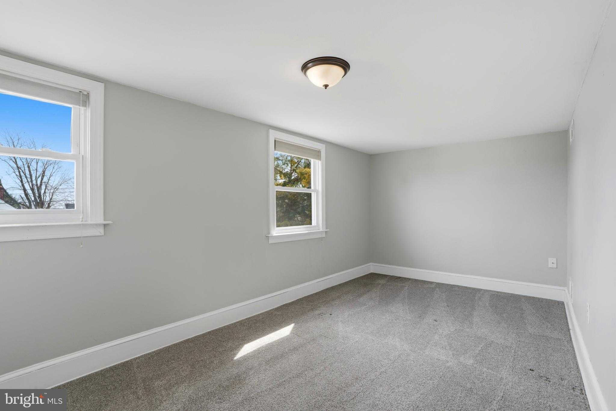 78 Seward Ln photo 13