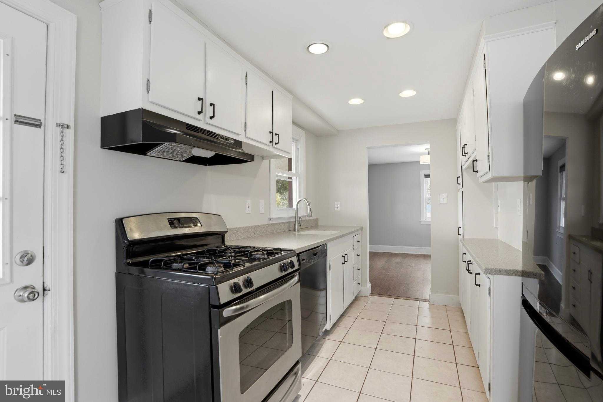 78 Seward Ln photo 7