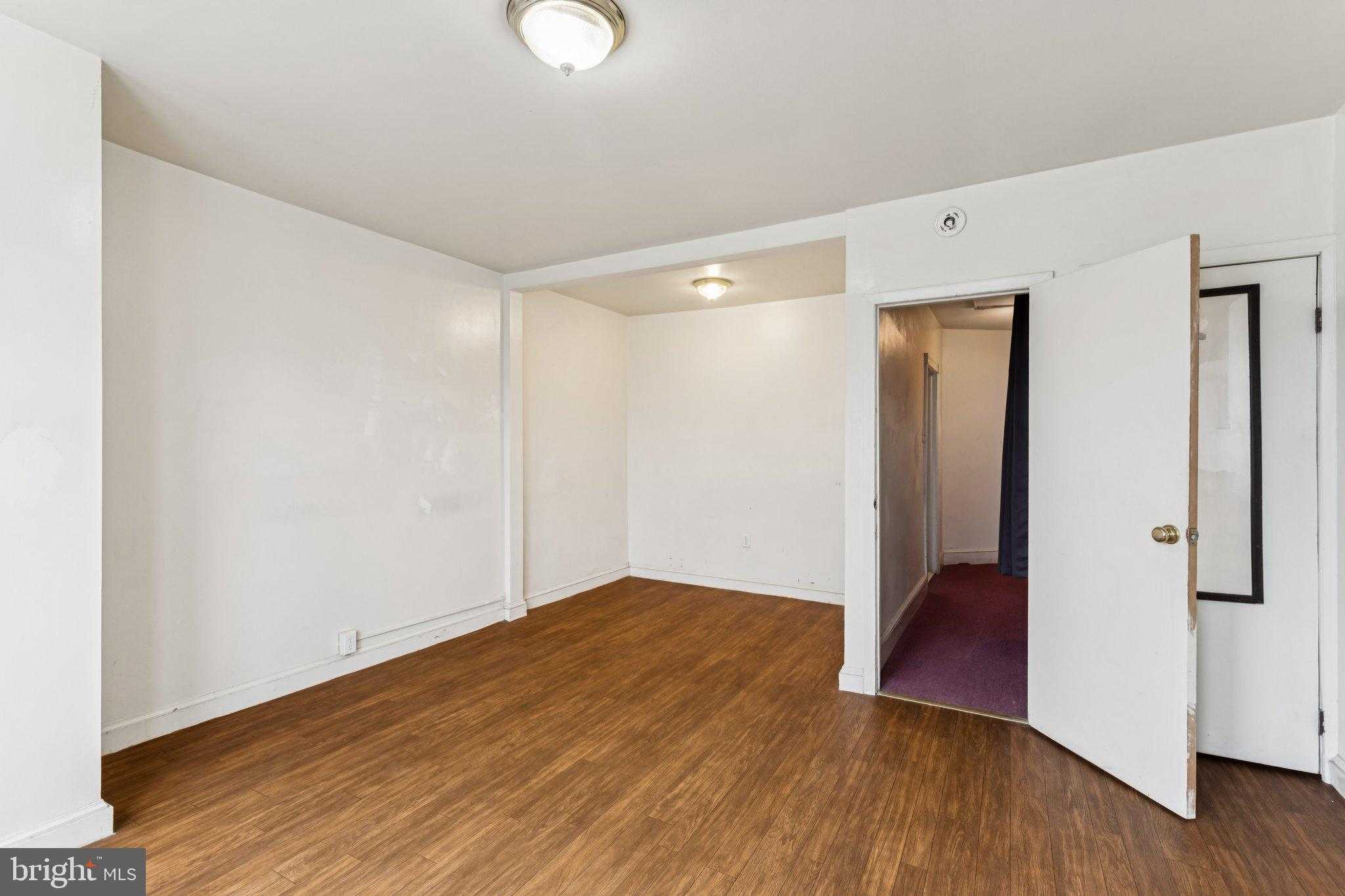 217 Linton St photo 12