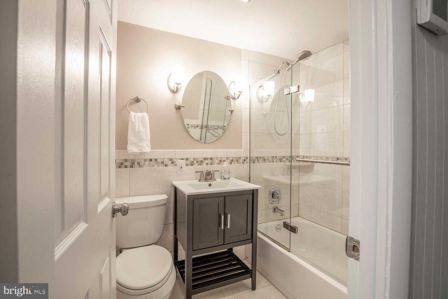 2030 Herrick Ave photo 22