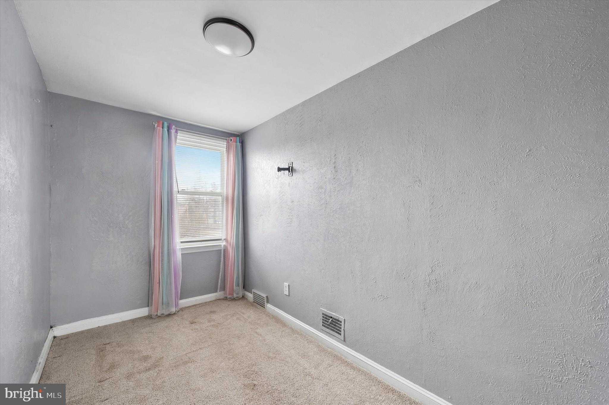 2201 Windsor Ave photo 16