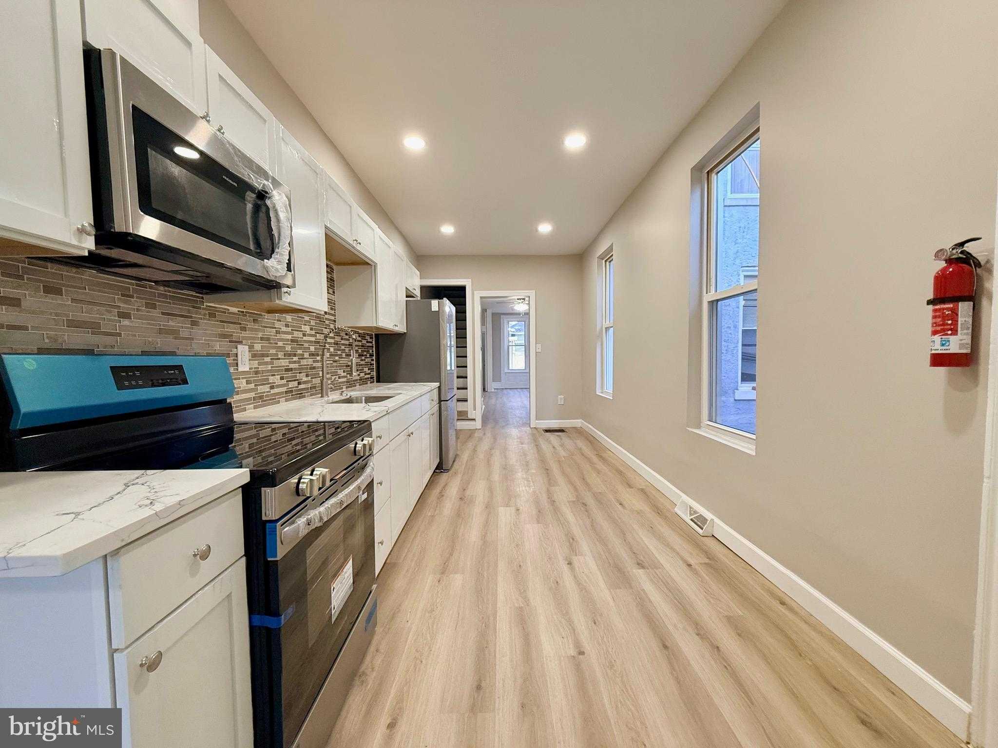 1528 Haak St photo 14