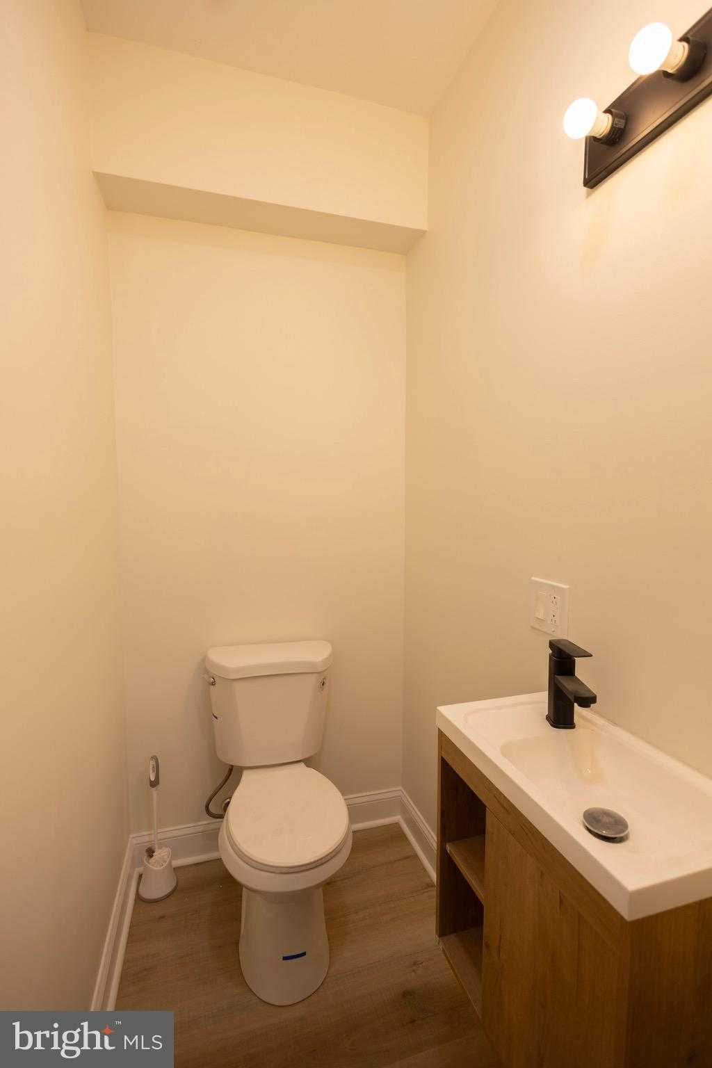 2927 N Ringgold St photo 21