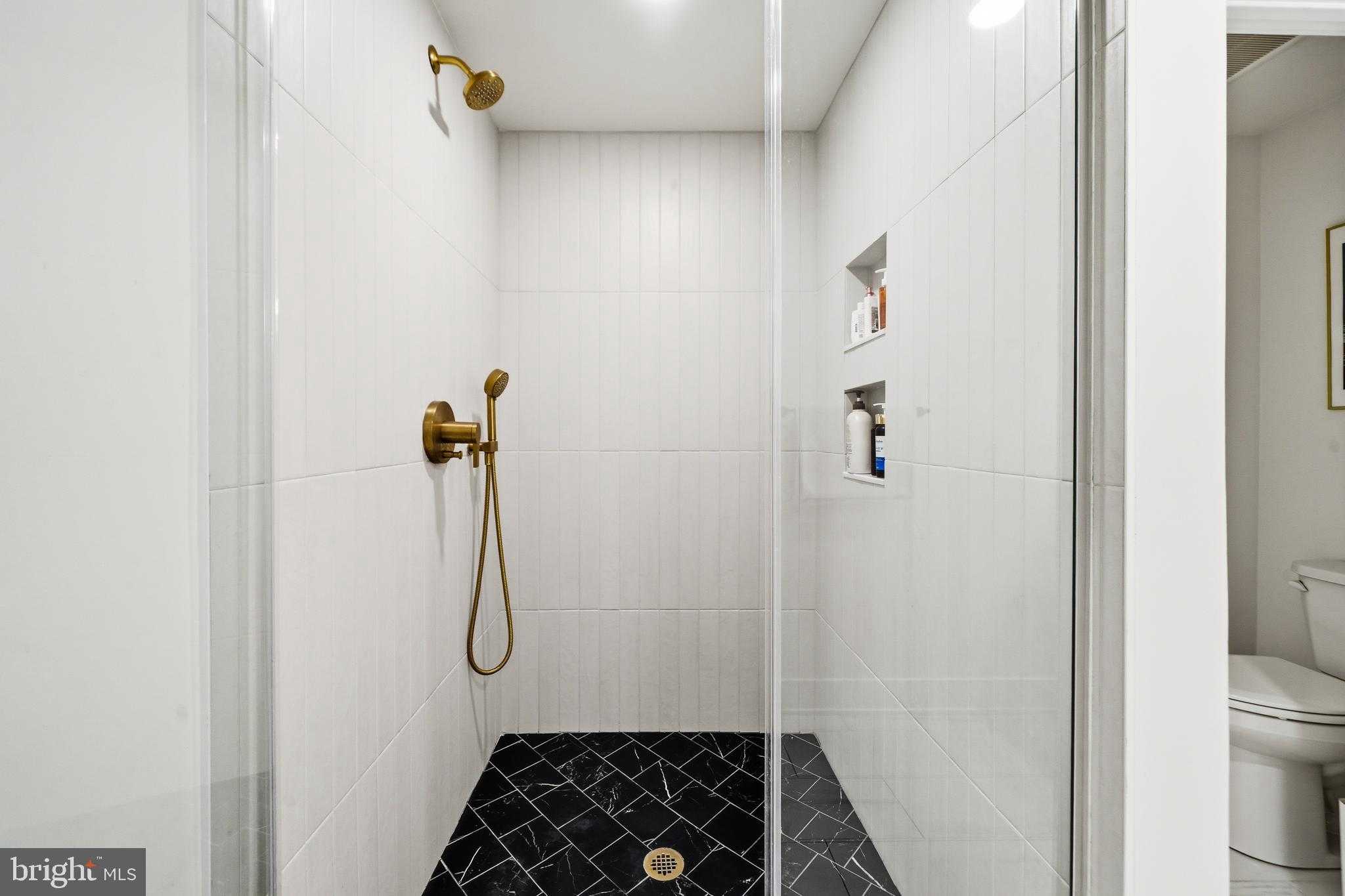 1115 N American St Unit B2 photo 17