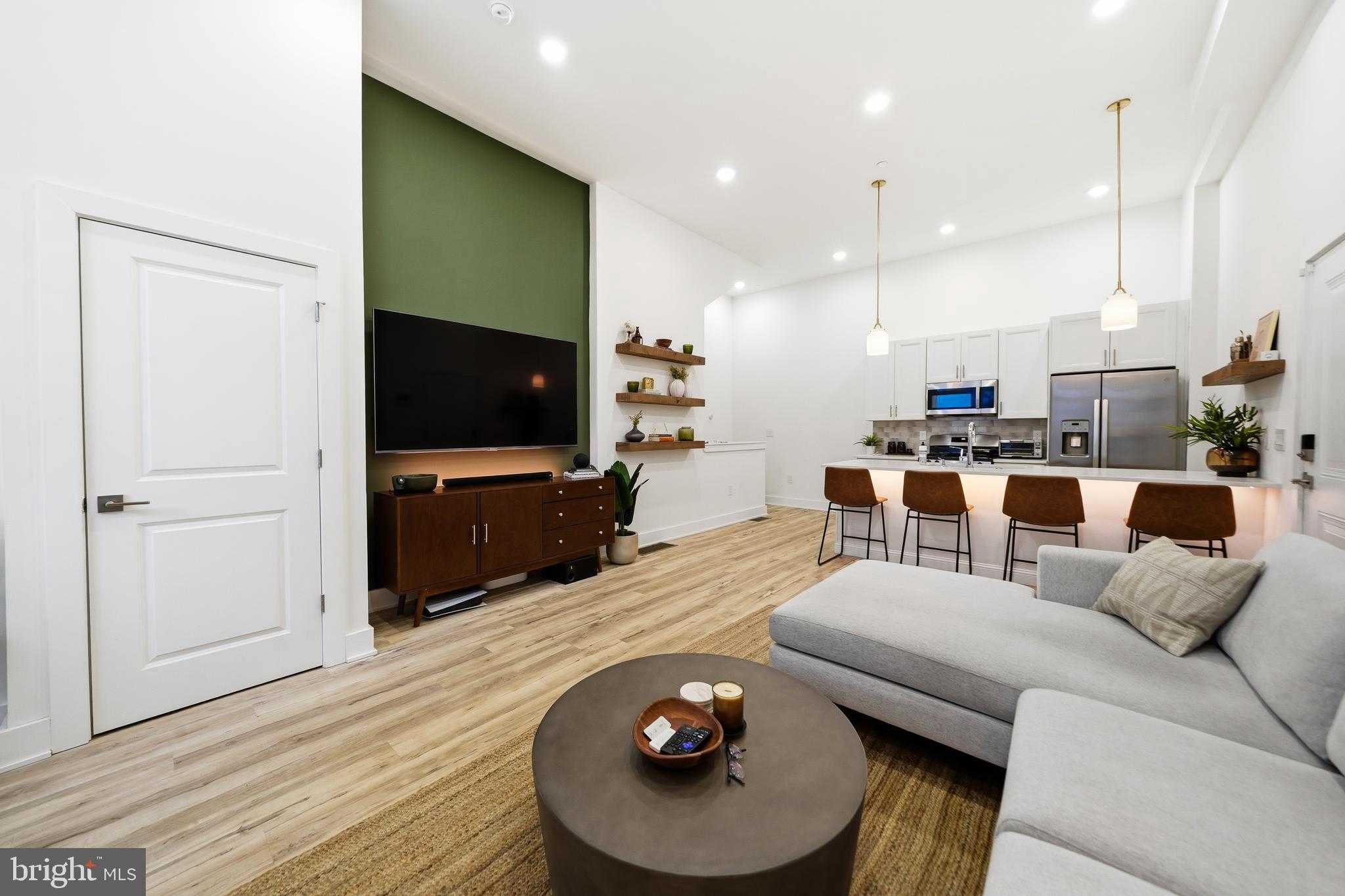 1115 N American St Unit B2 photo 6