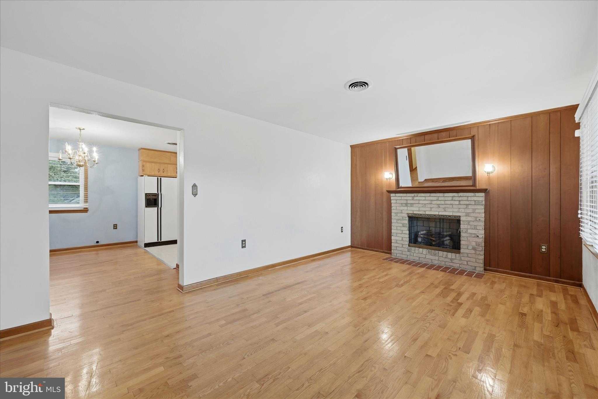 135 Meade Dr photo 7