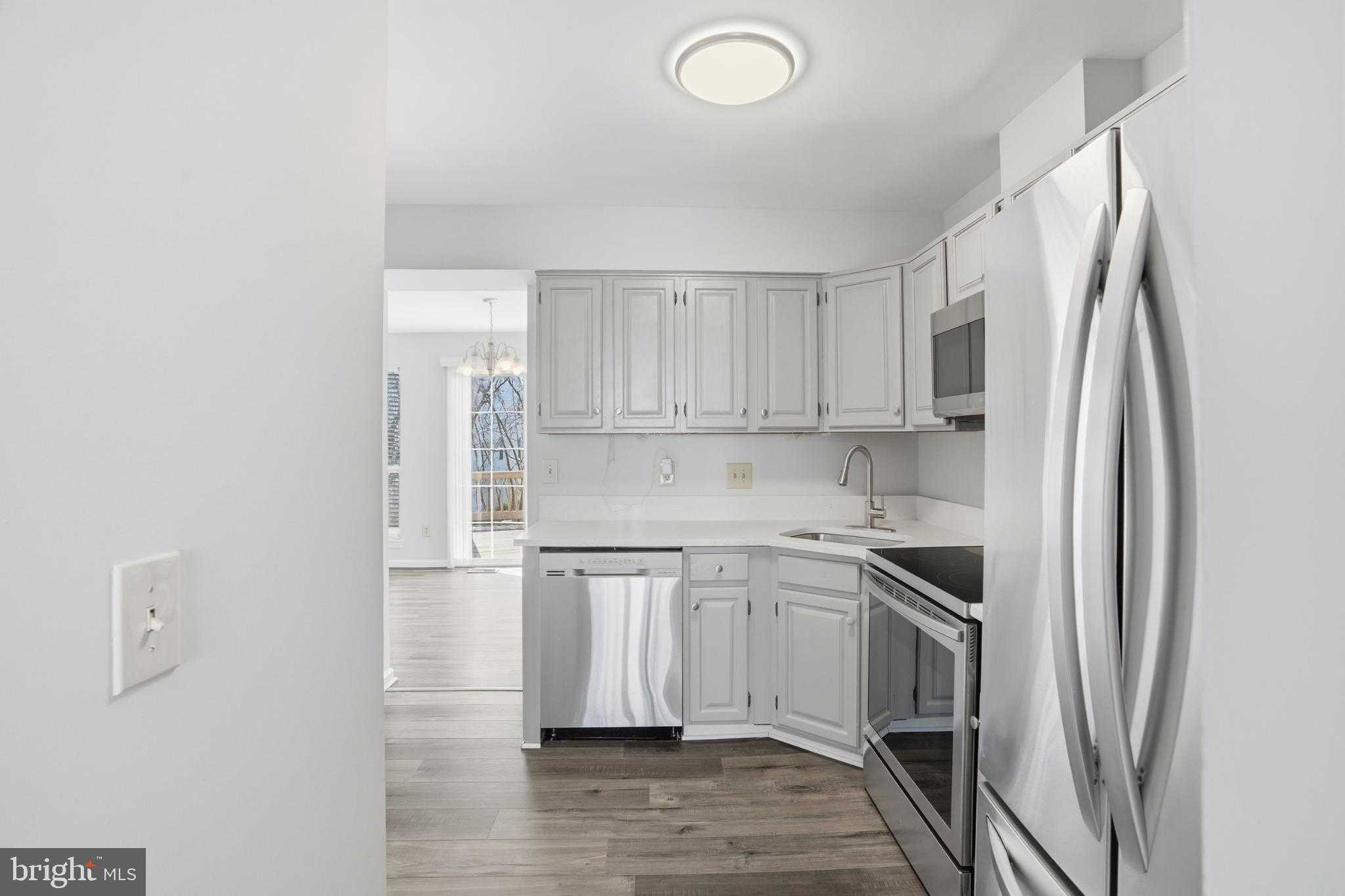 6185 Stonepath Cir photo 9