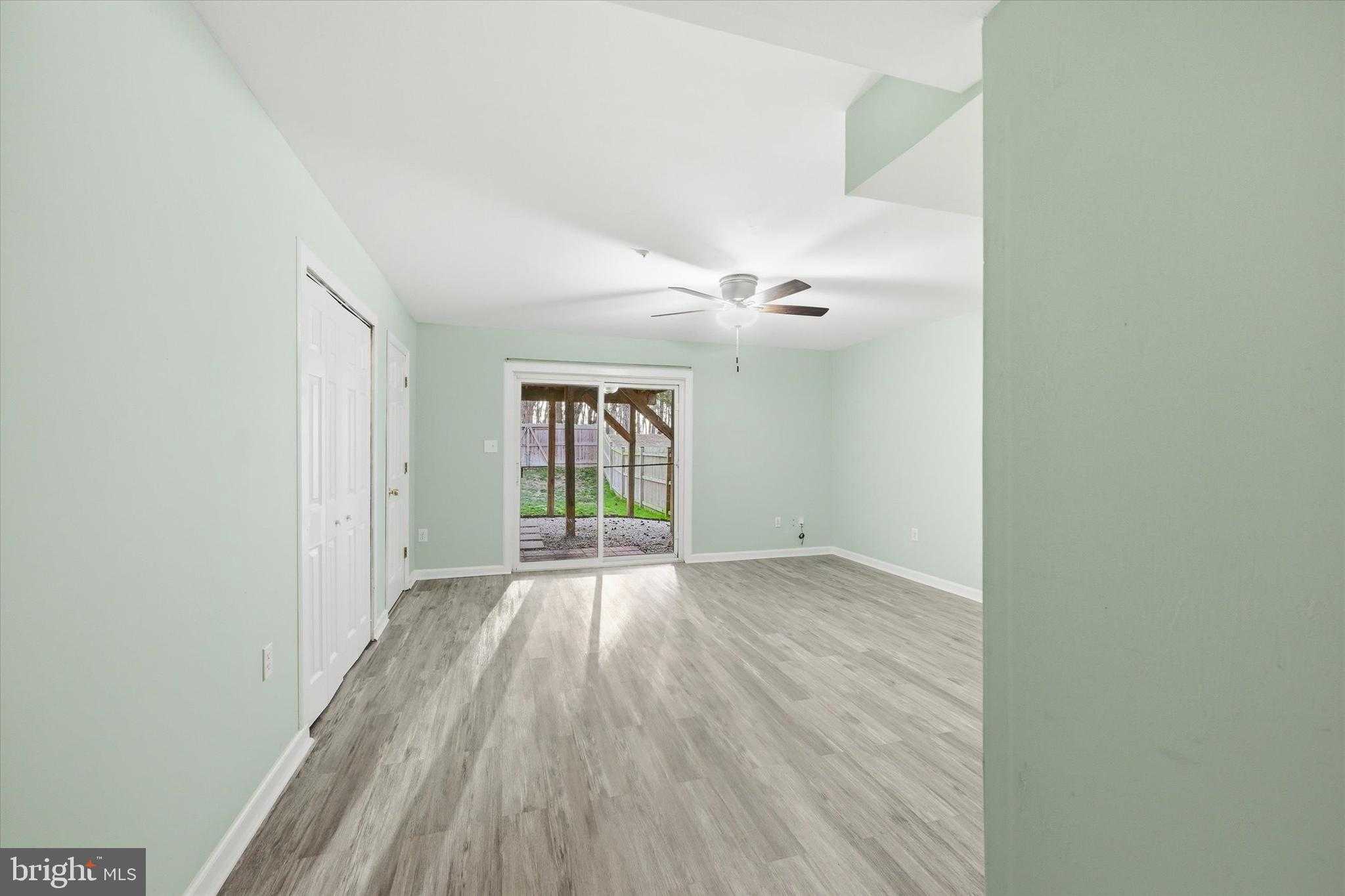 587 Hall CT photo 20