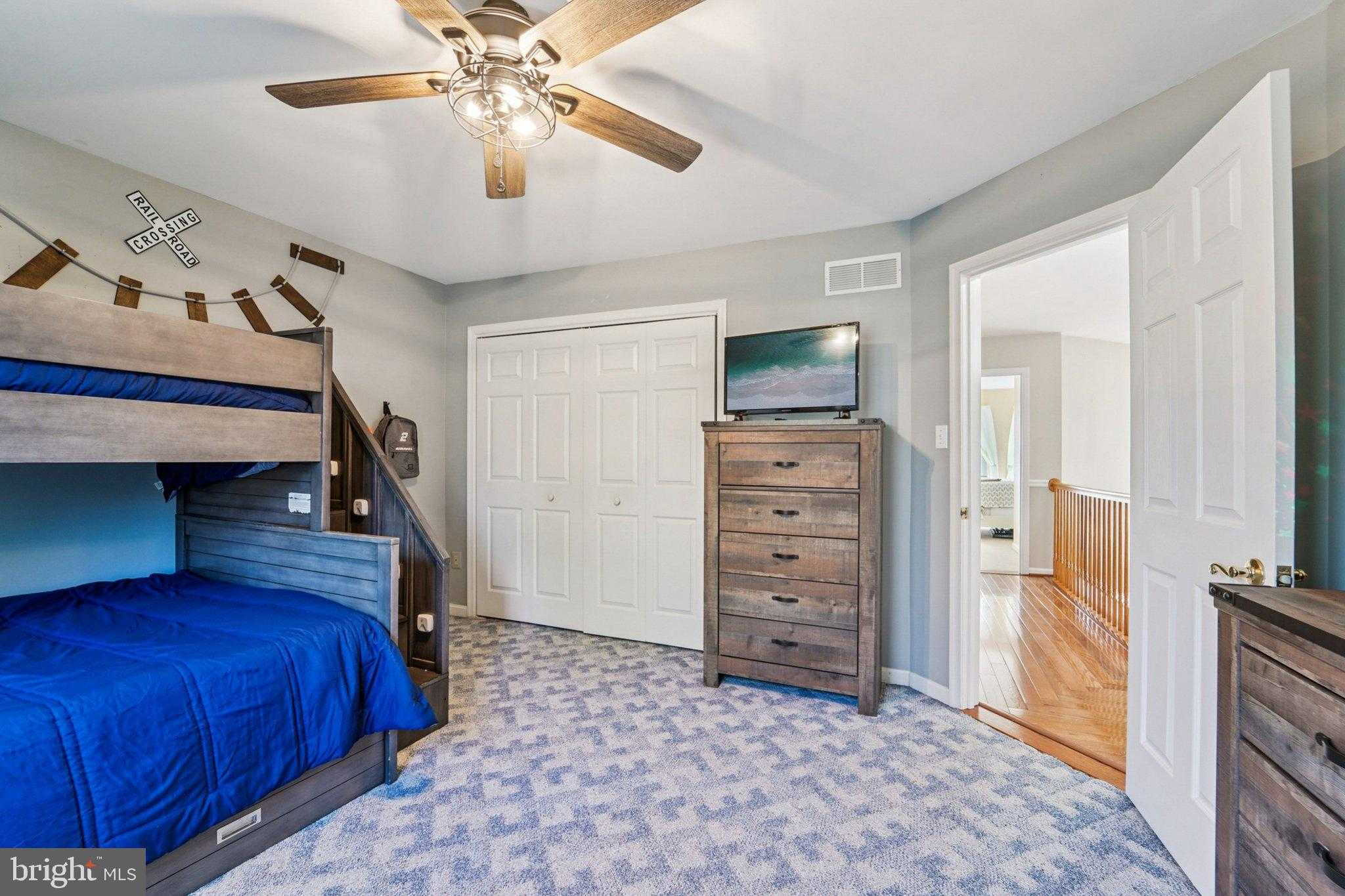 506 Adelaide Ln photo 28