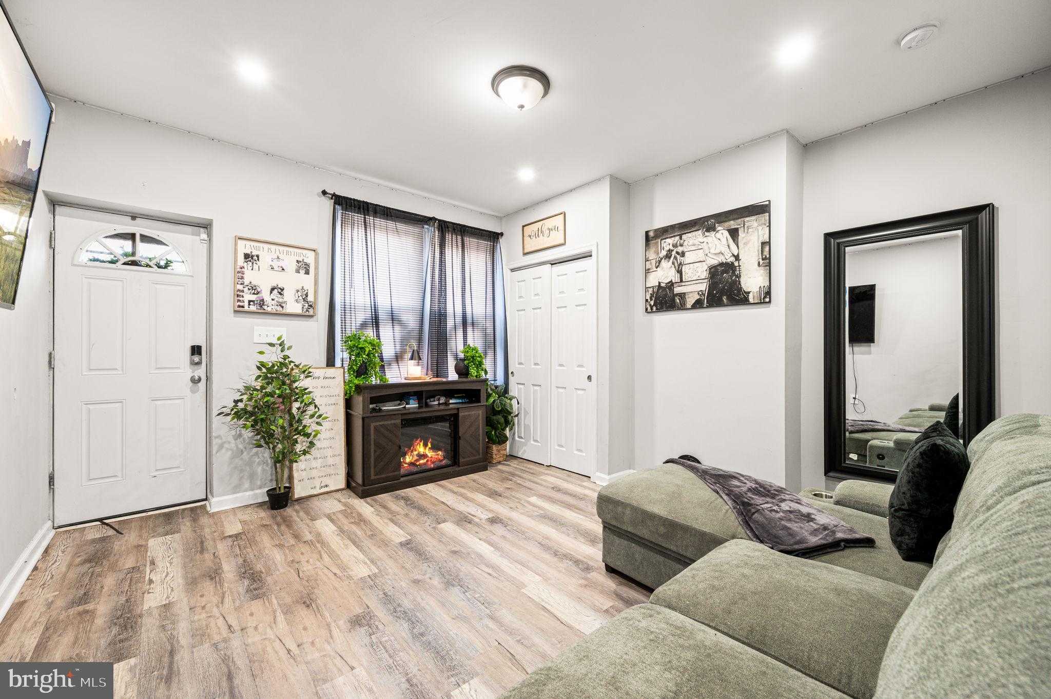 4832 Rawle St photo 5