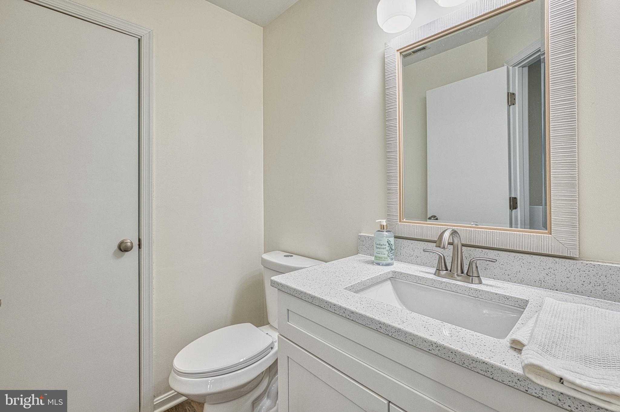 34 Queen Anne Way photo 12