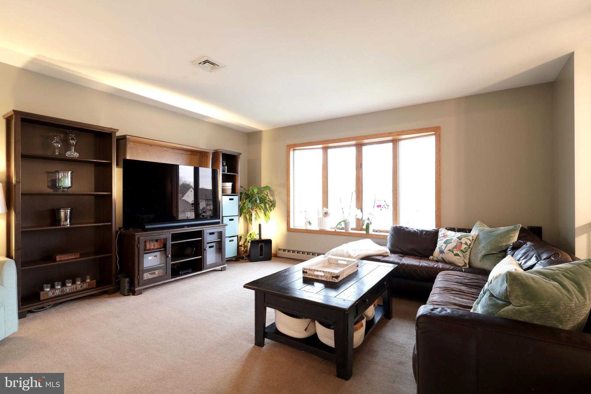 311 Goldfinch Dr photo 6