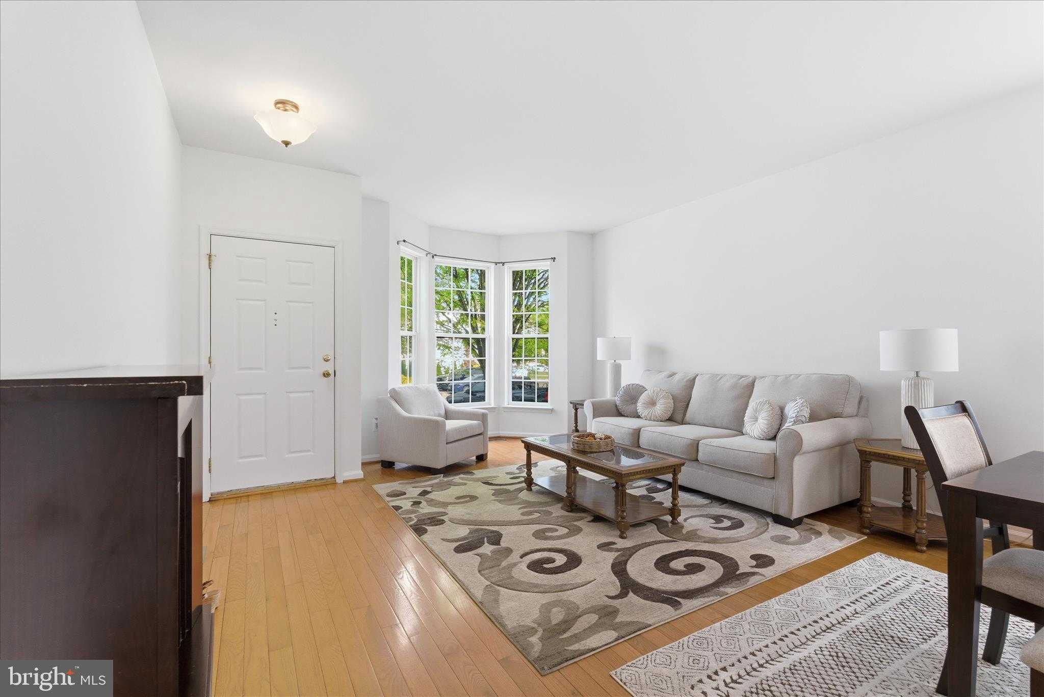 8863 Flatbush CT photo 4