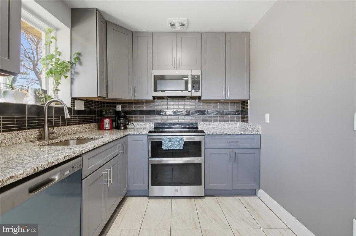 3502 29th Ave photo 8