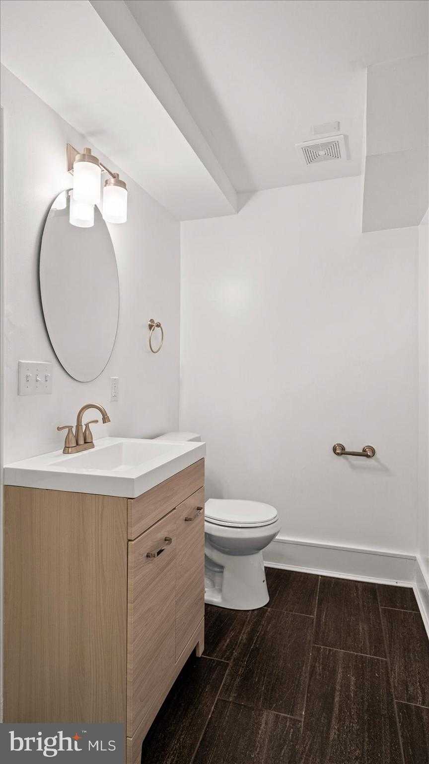 915 N Montford Ave photo 27