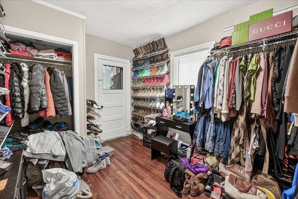 907 W Washington St photo 11