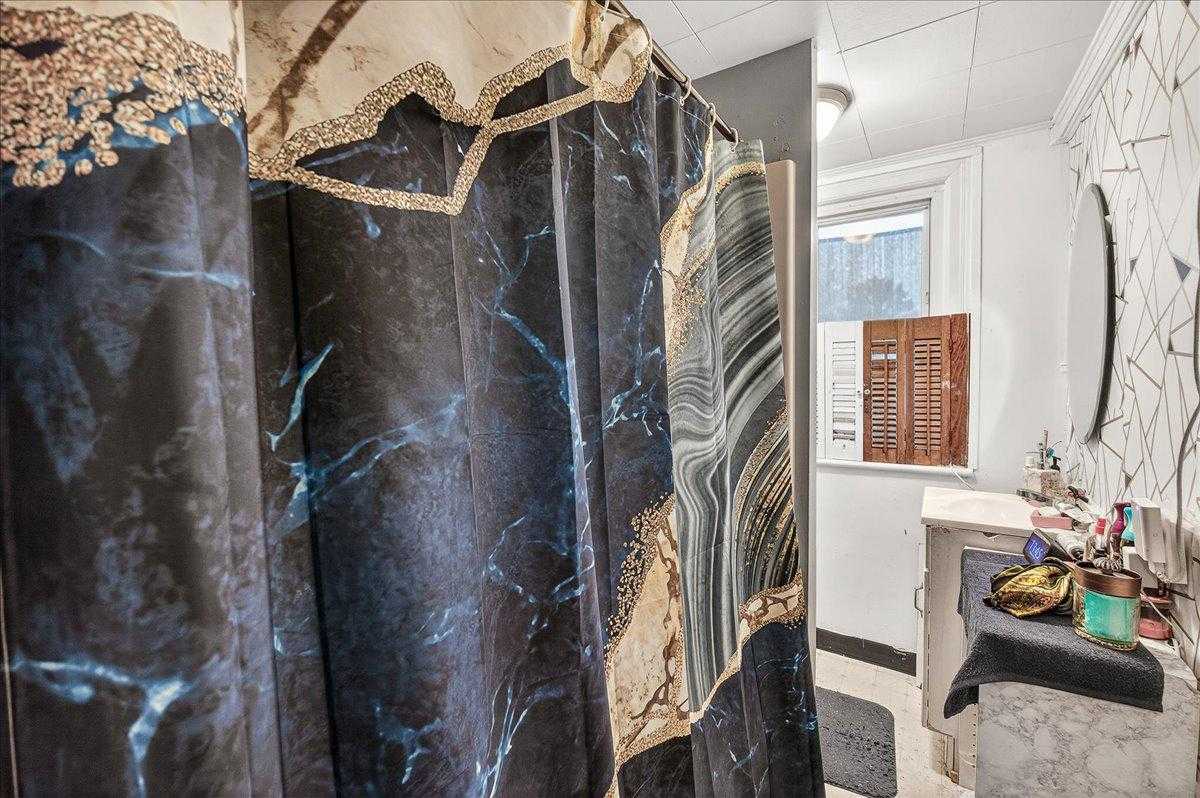 907 W Washington St photo 12