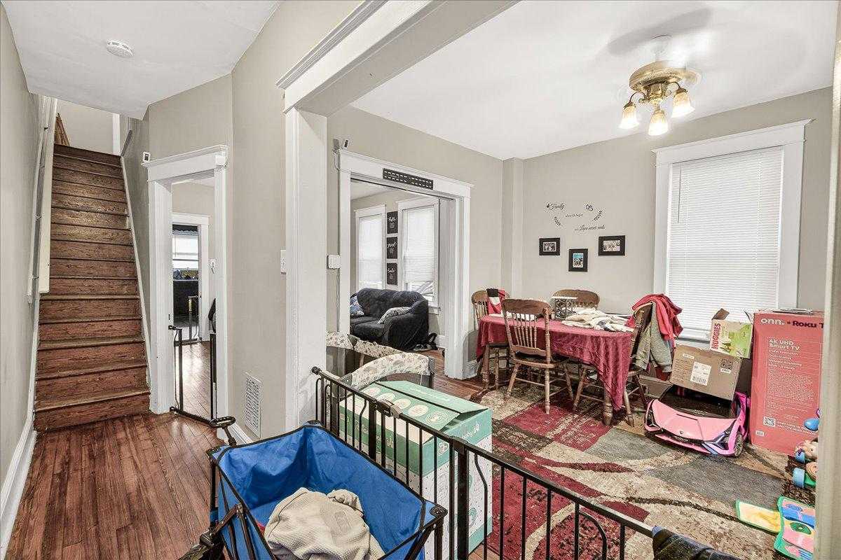 907 W Washington St photo 8