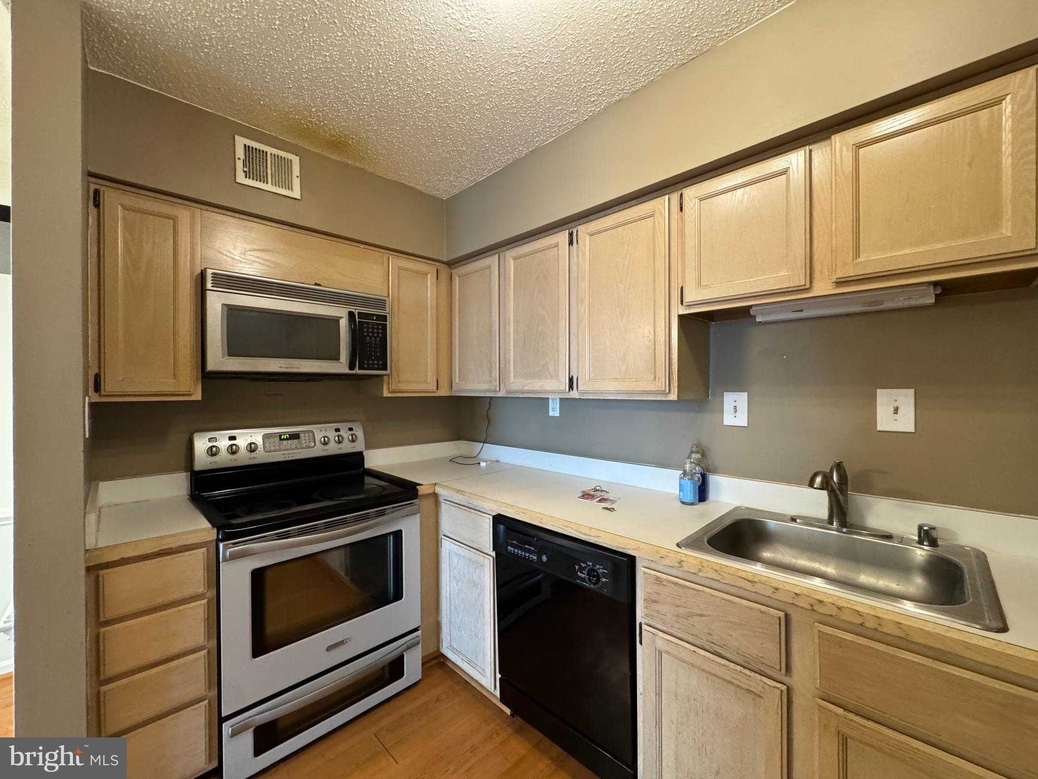 3101 Patrick Henry Dr Apt 132 photo 10