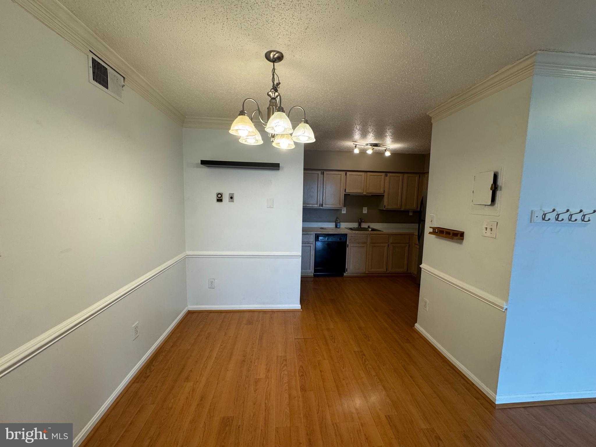 3101 Patrick Henry Dr Apt 132 photo 2