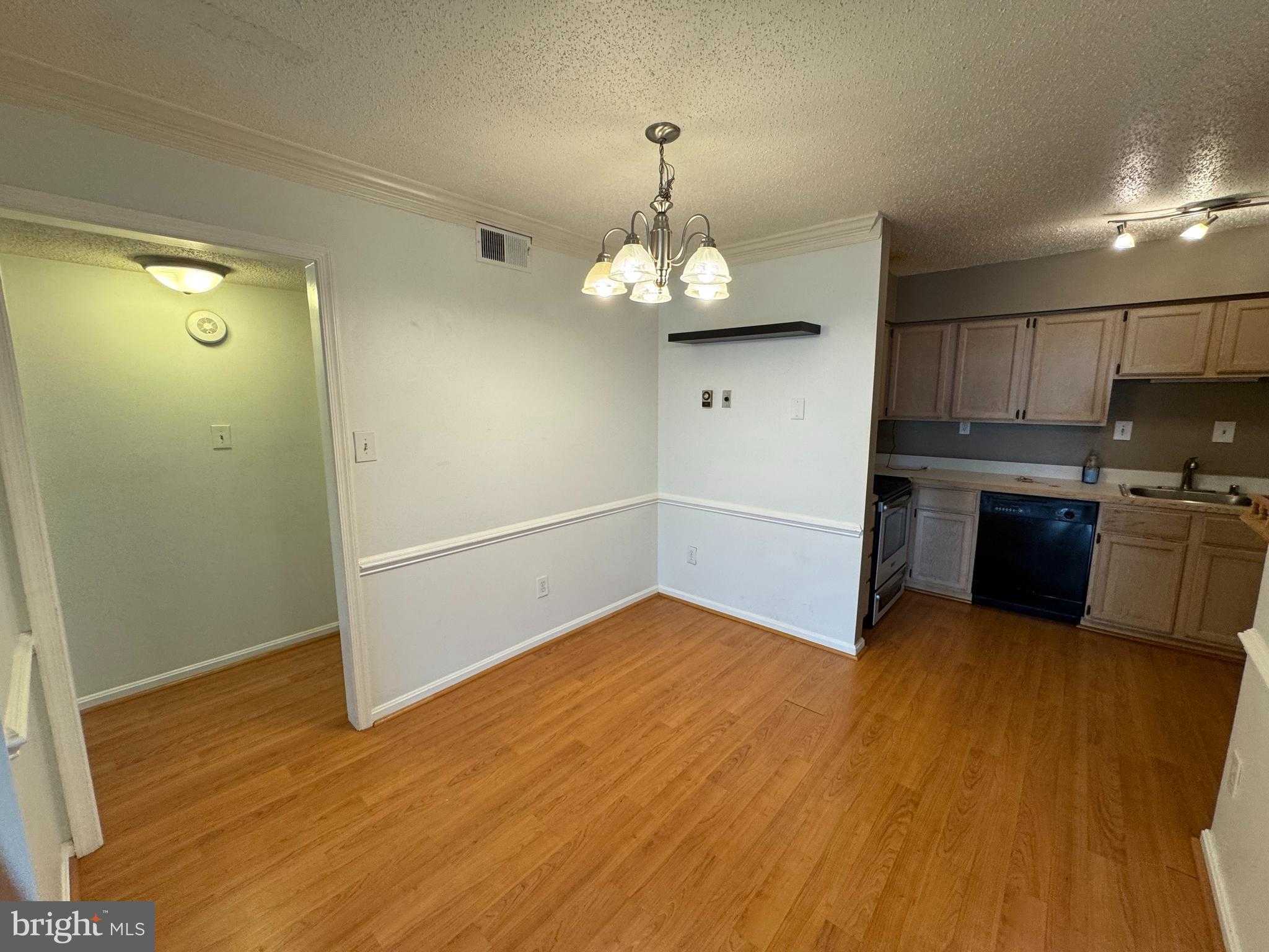 3101 Patrick Henry Dr Apt 132 photo 3