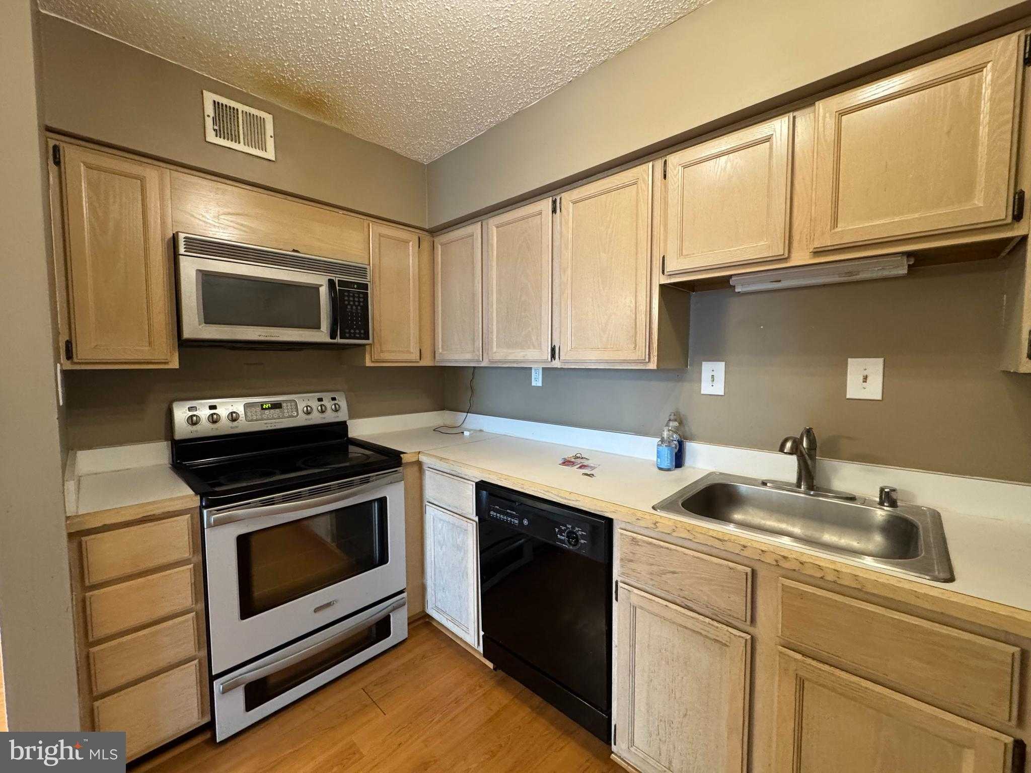 3101 Patrick Henry Dr Apt 132 photo 7