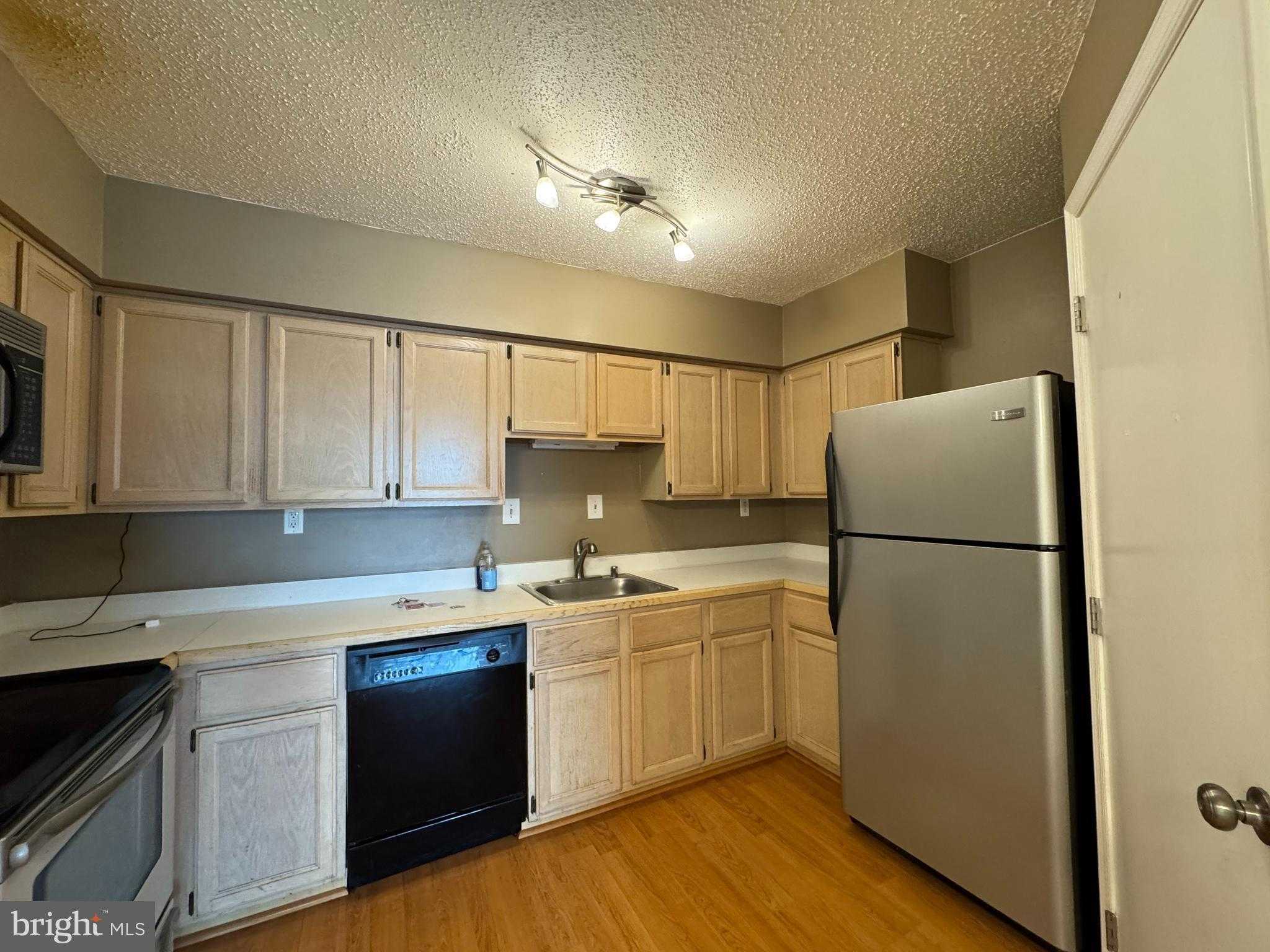 3101 Patrick Henry Dr Apt 132 photo 8