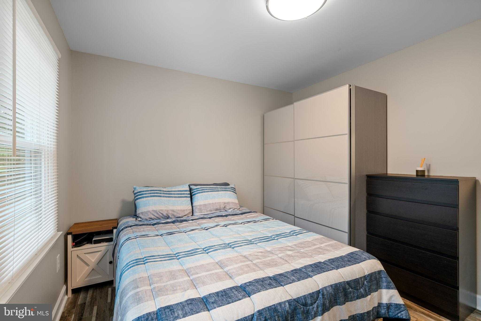 1235 Lakeview Pkwy photo 18