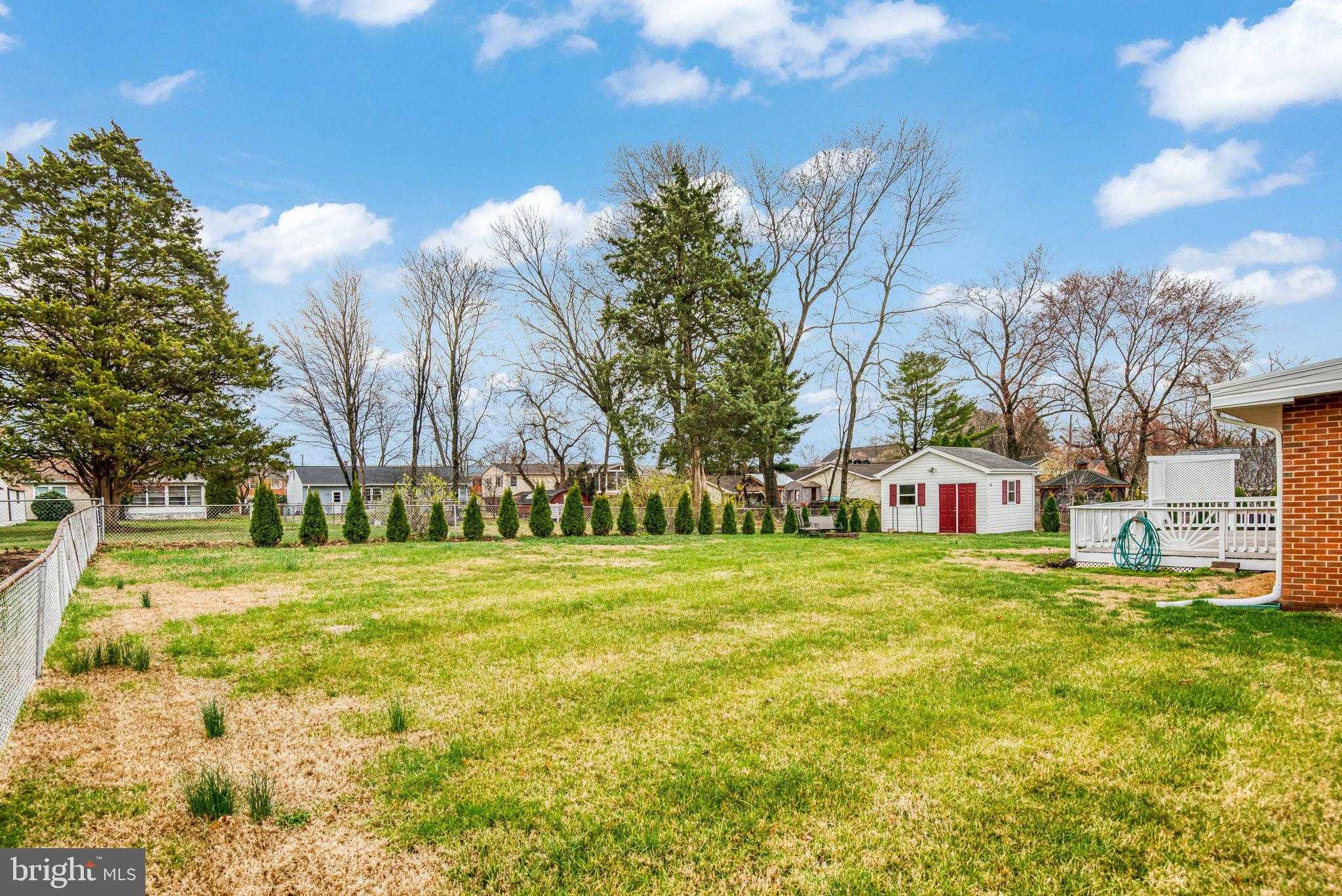 8909 Hill Pl photo 35