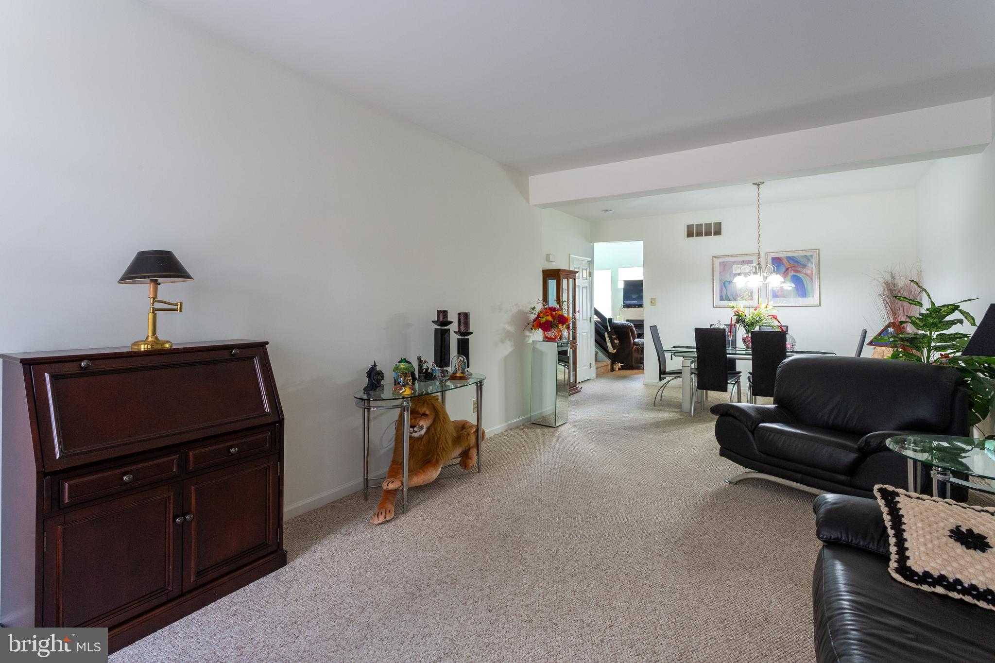 105 Yorktown CT photo 4