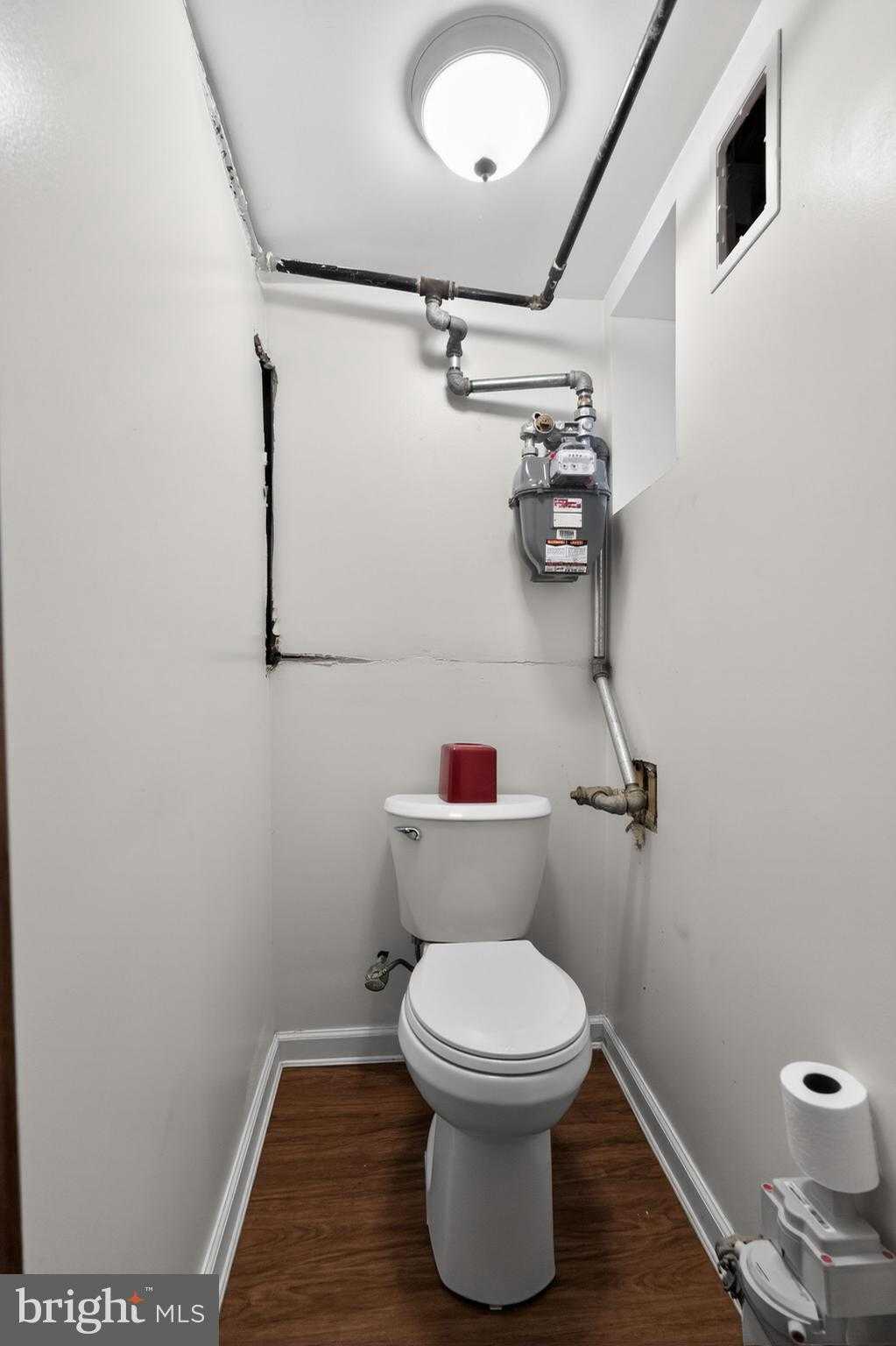 1460 Levick St photo 27