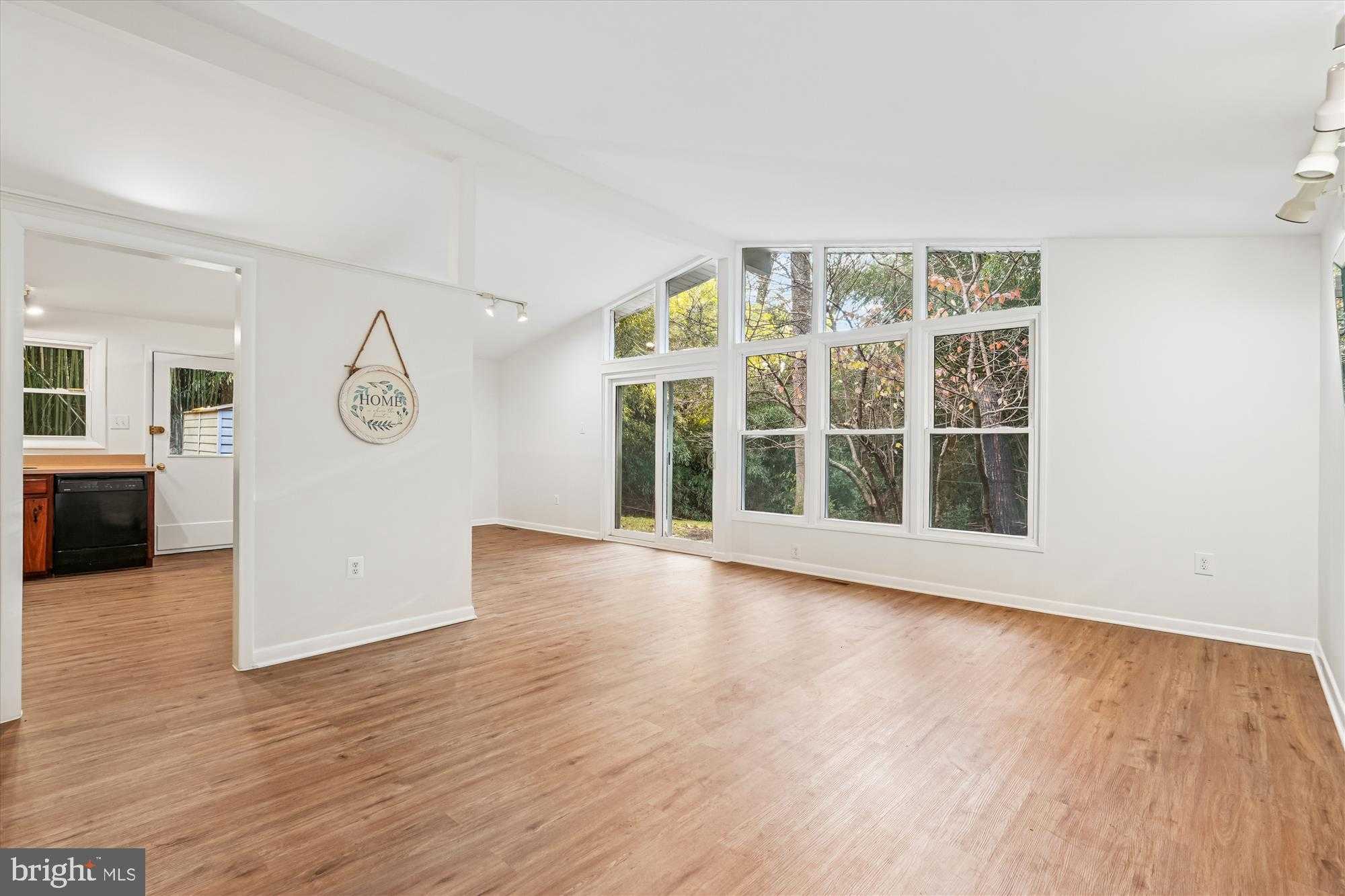 10701 Shelley CT photo 6