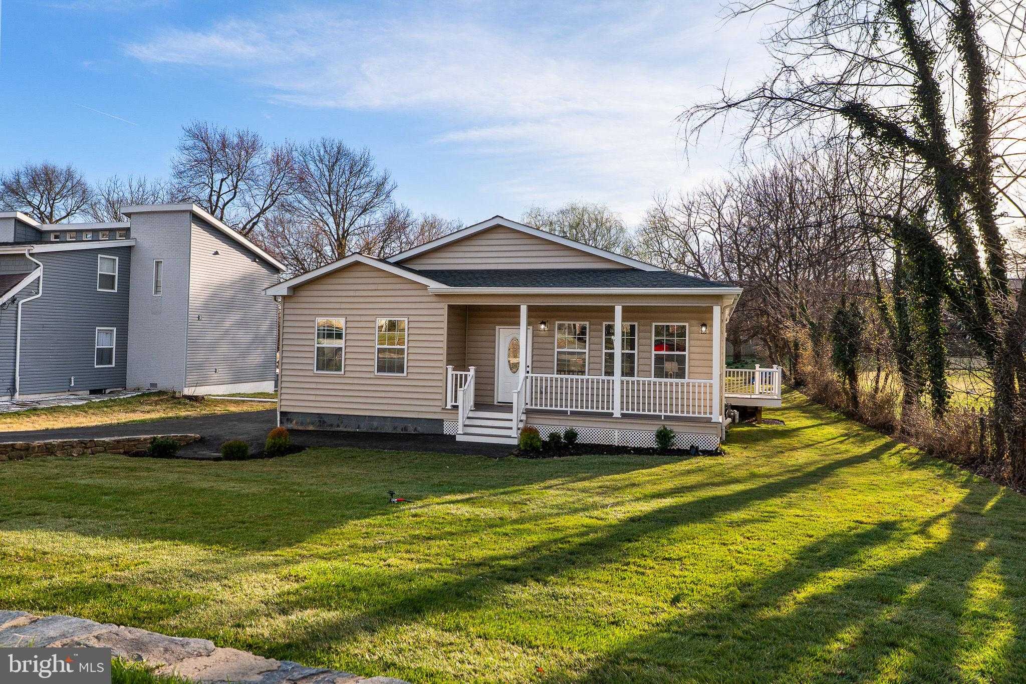 434 Gaither St photo 2