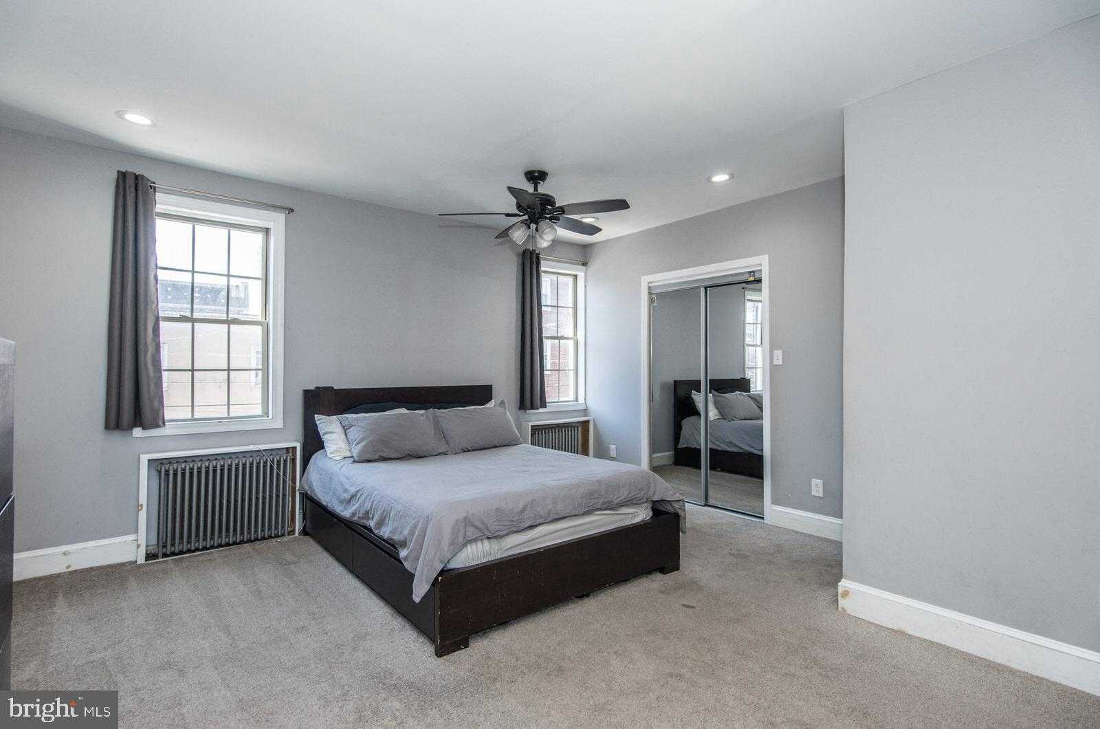 2711 E Cambria St photo 49