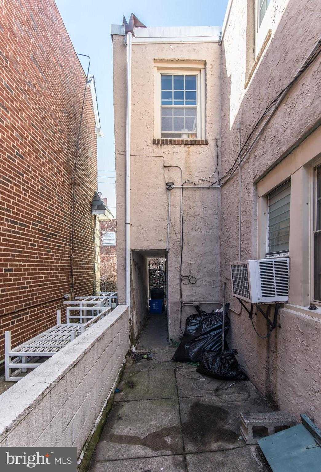 2711 E Cambria St photo 67