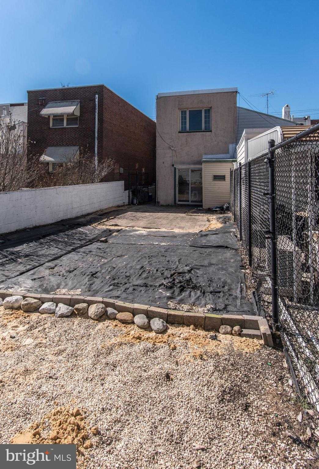 2711 E Cambria St photo 75